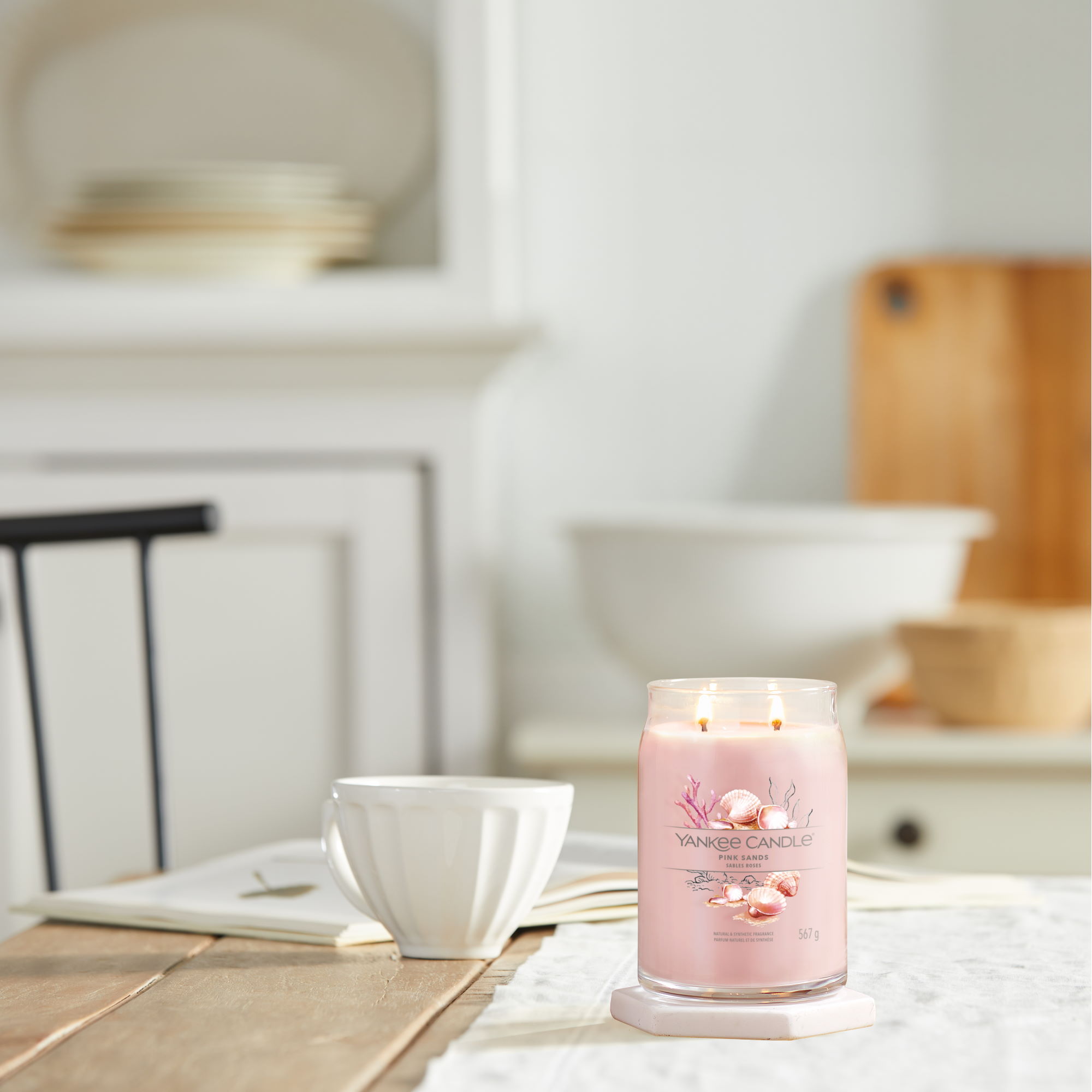YANKEE CANDLE Large Signature Candle PINK SANDS 567 g scented candle
