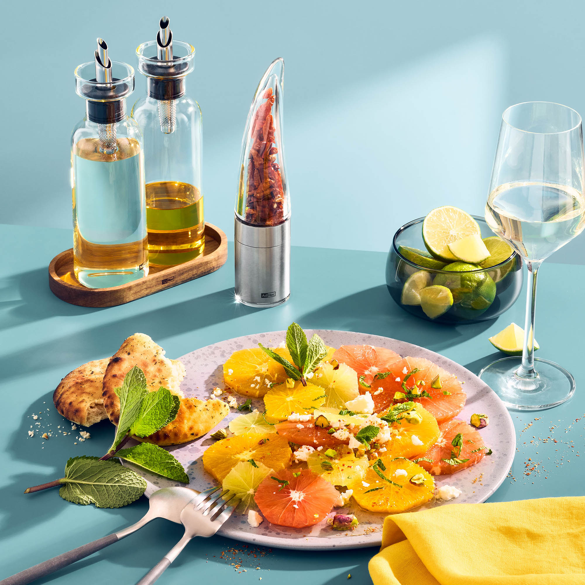 AdHoc Menage Öl- & Essigspender AROMA POUR je 300 ml mit Akazienholz-Untersetzer