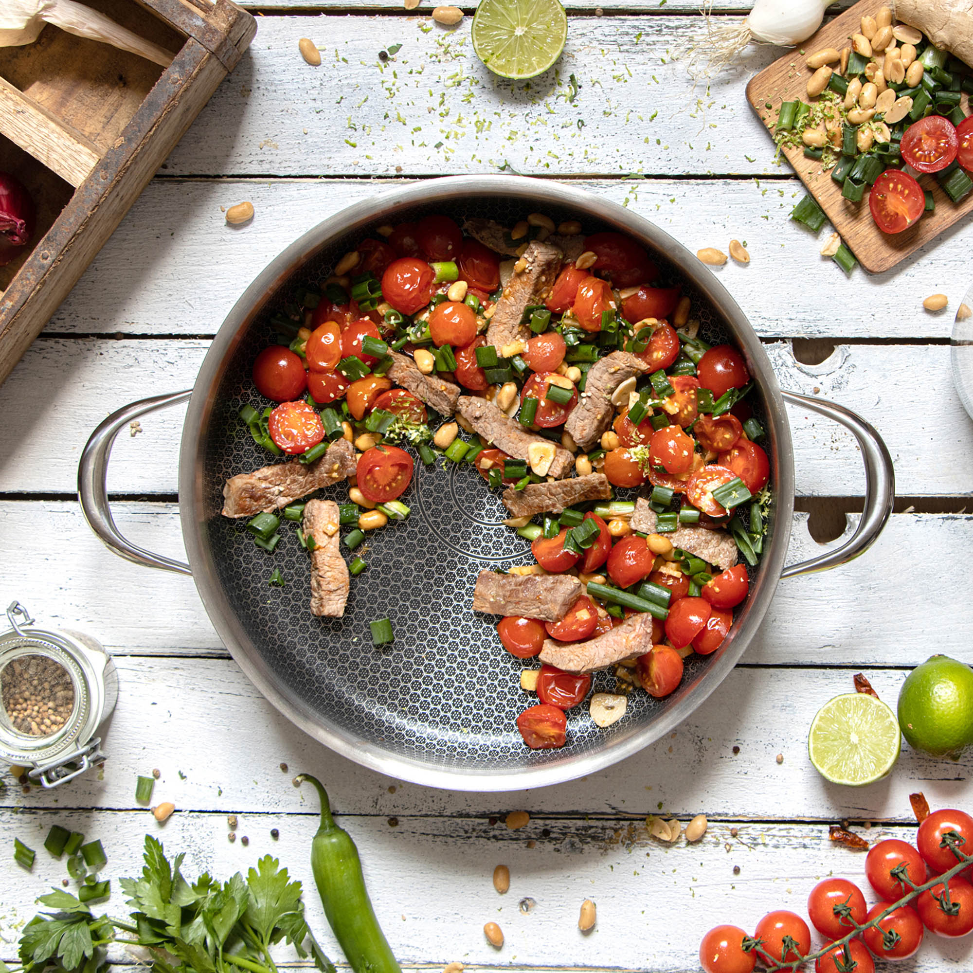 ELO RELIEF EVOLUTION serving pan 28 cm non-stick PFAS-free honeycomb structure