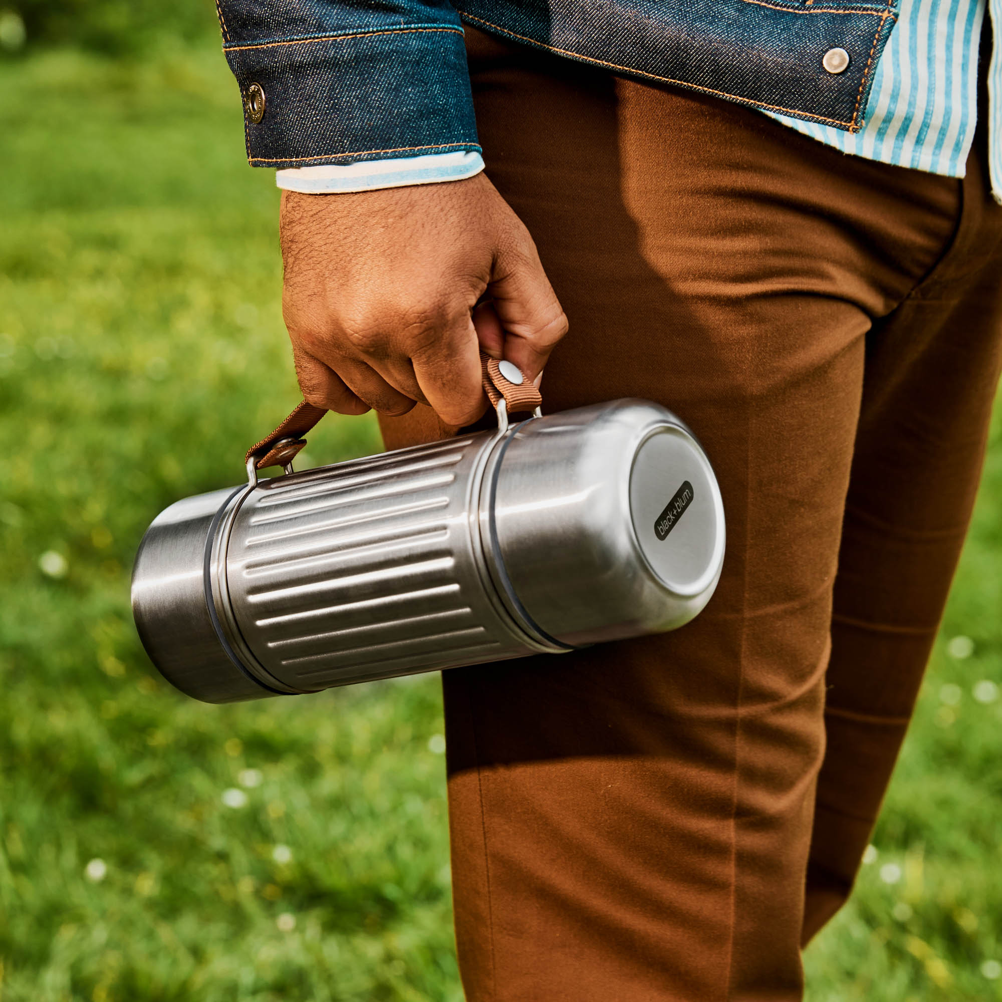 BLACK+BLUM EXPLORER FLASK DUO 1-litre stainless steel insulated bottle with 2 drinking cups