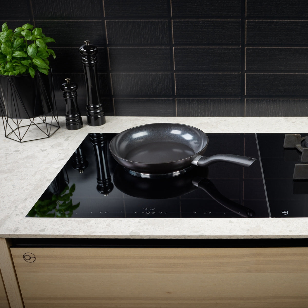 FISSLER Bratpfannen-Set ESSENTIAL 24 + 28 cm schwarz PFAS/PTFE-frei INDUKTION