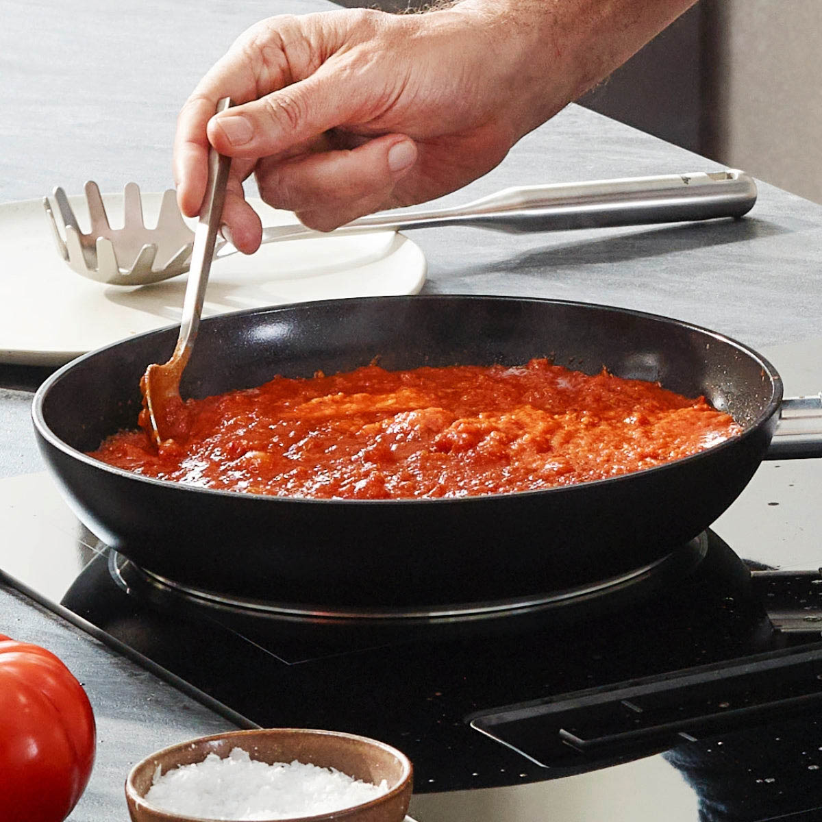 FISSLER ESSENTIAL frying pan, 28 cm, black, PFAS/PTFE-free, suitable for induction hobs