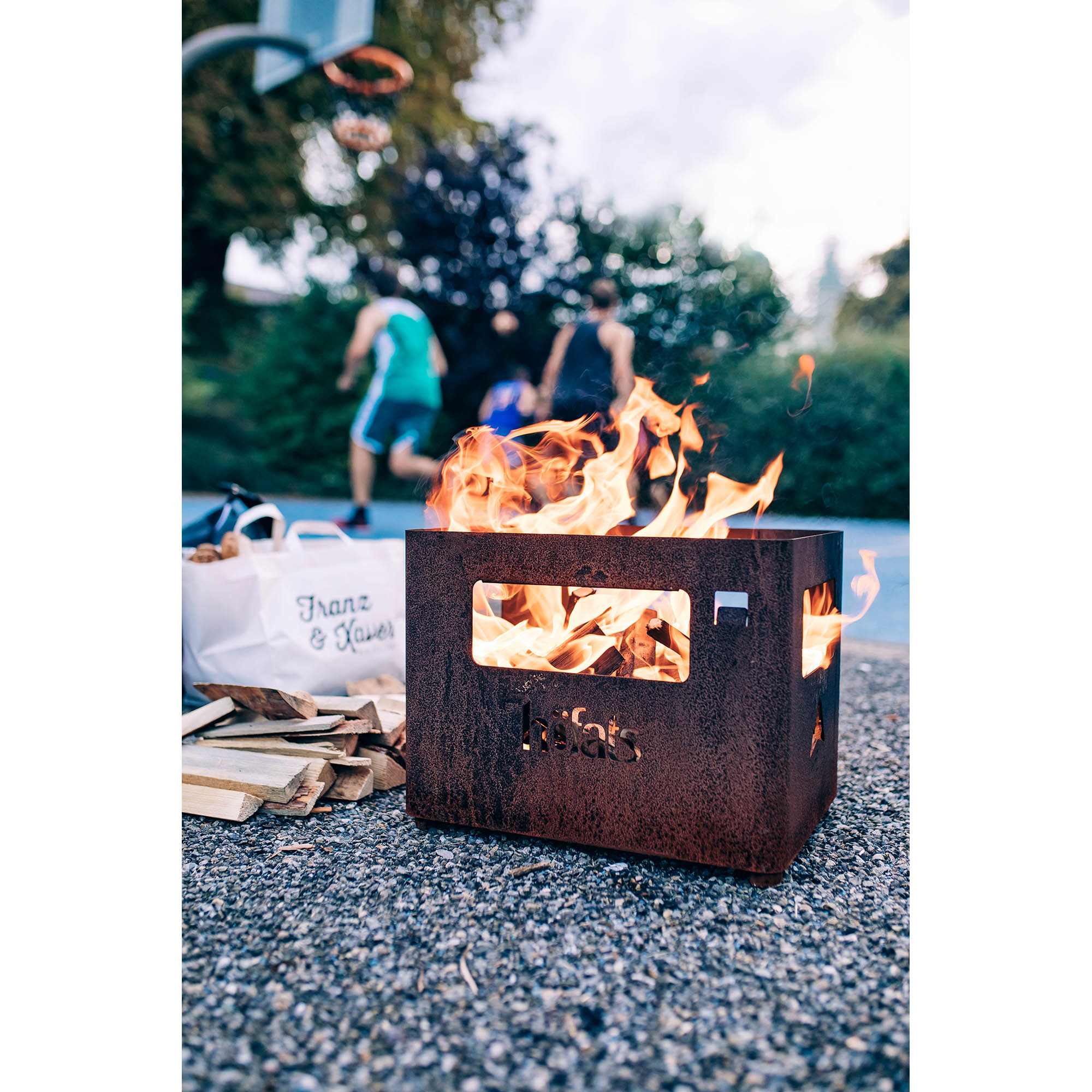 HÖFATS Feuerkorb BEER BOX aus Corten-Stahl