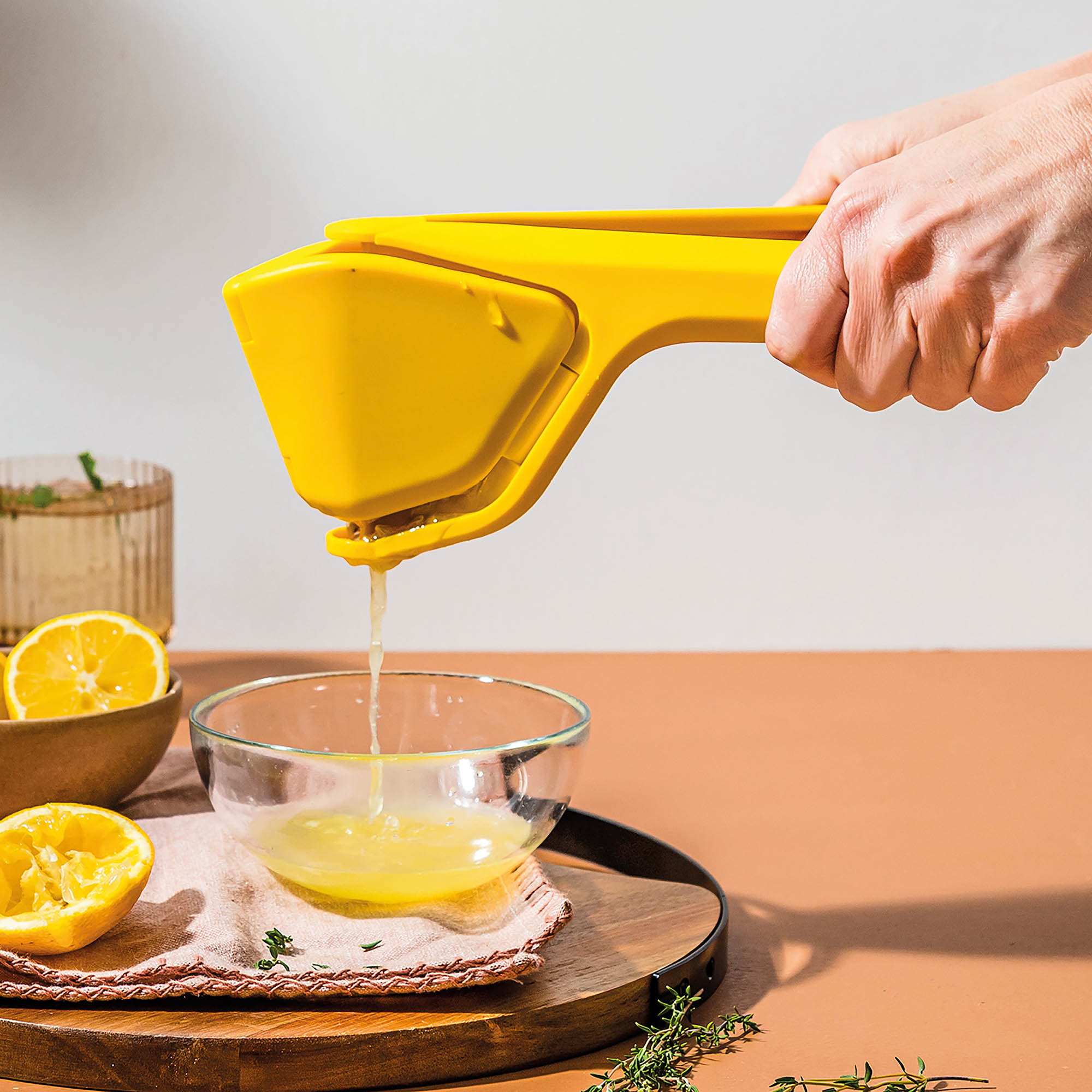 DREAMFARM lemon squeezer FLUICER yellow