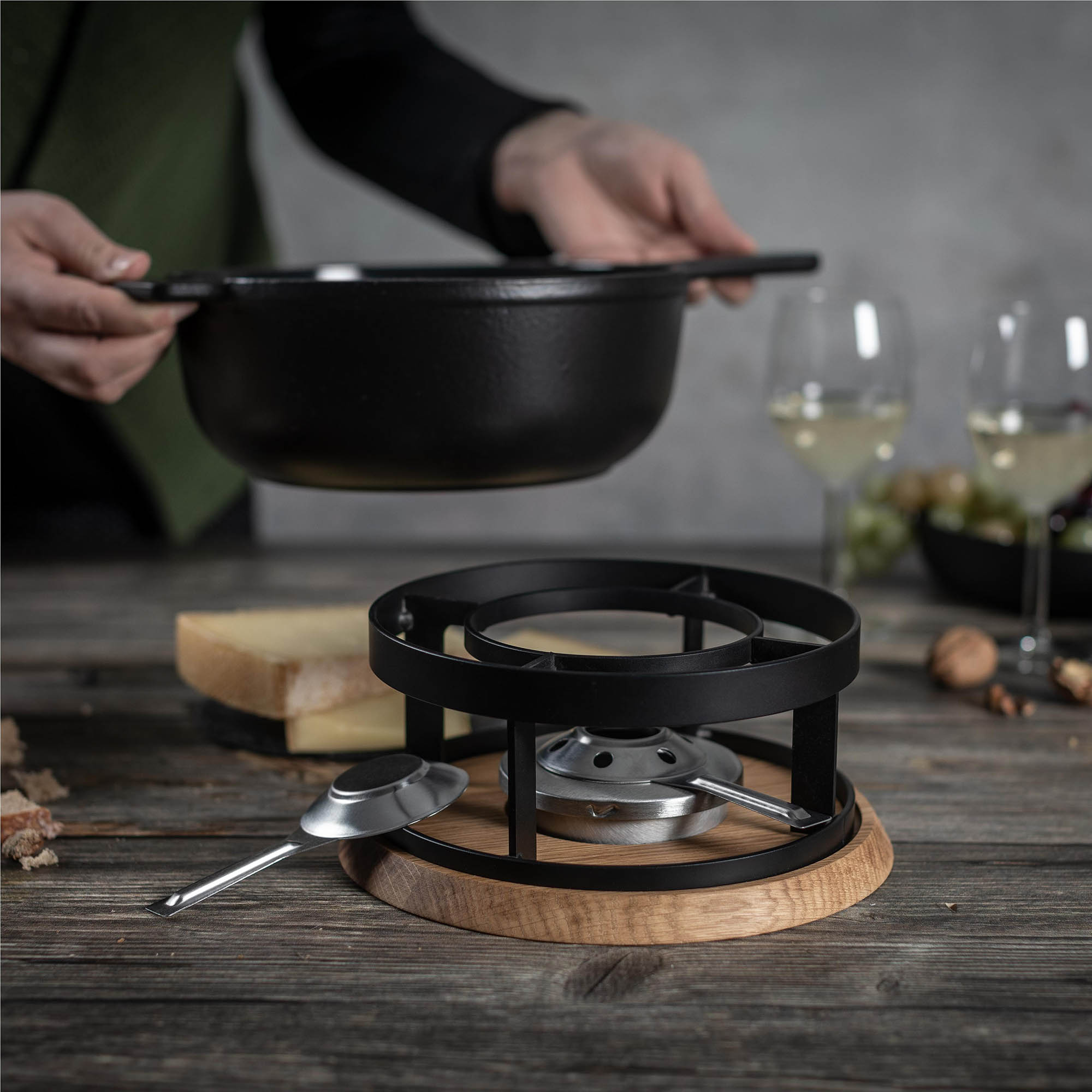 KUHN RIKON Rechaud OAK 20 cm black coated with oak coaster