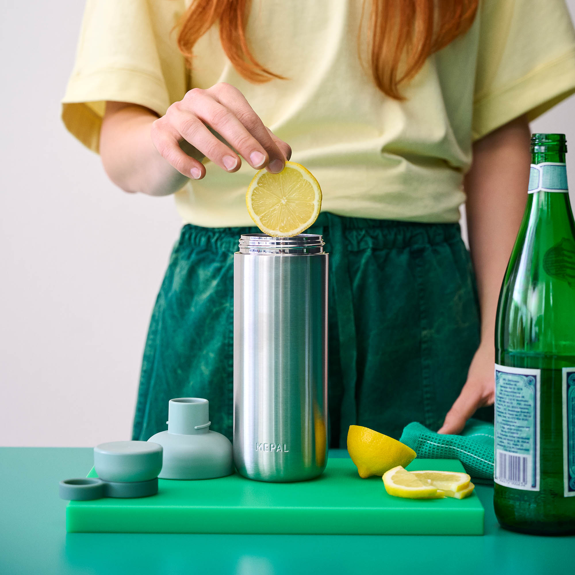 MEPAL Edelstahl-Flasche VITA 0,7 Liter auch kohlensäurehaltige Getränke nordic sage