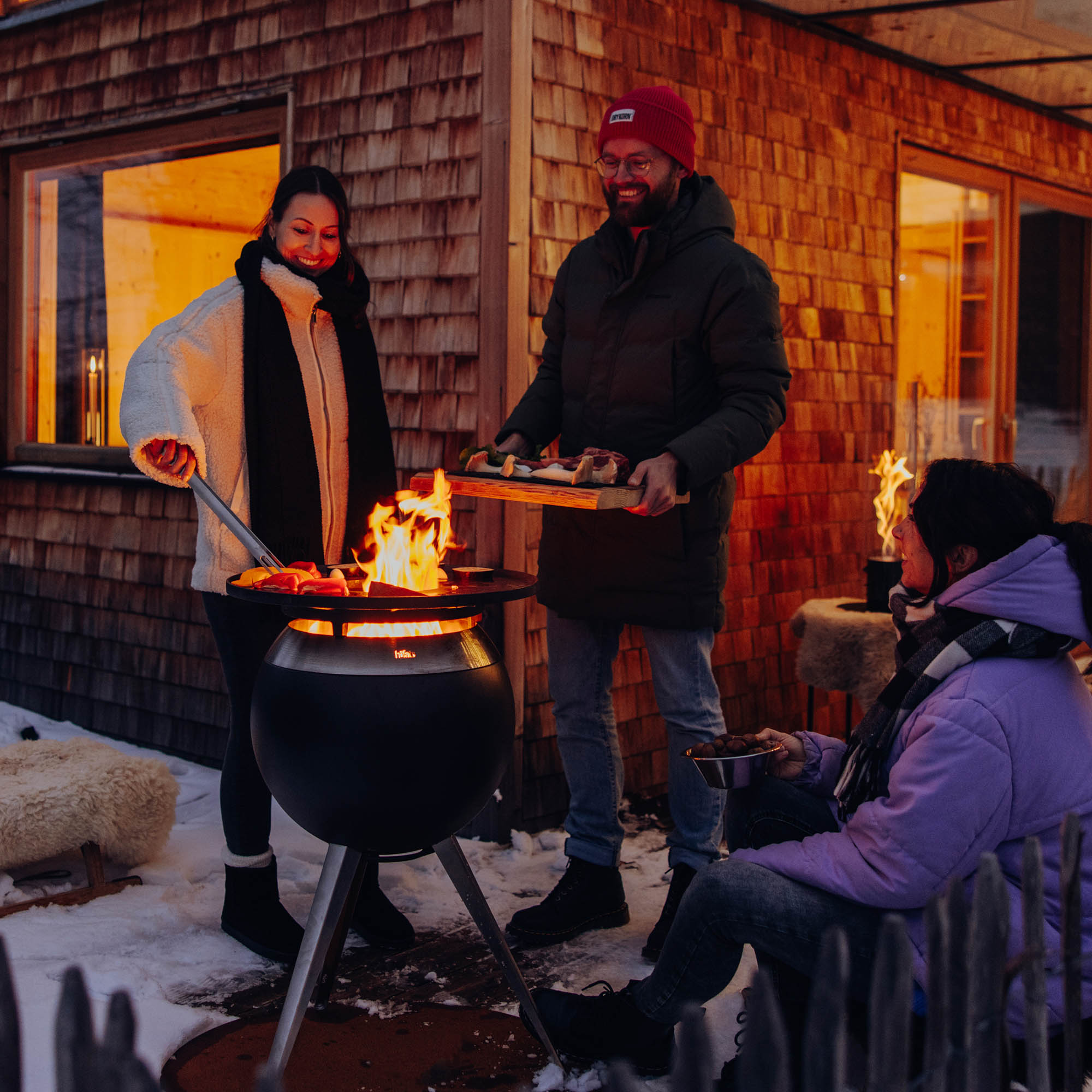 HÖFATS Plancha-Grillset MOON 45 mit hohem Fuß Feuerkorb Holzgrill