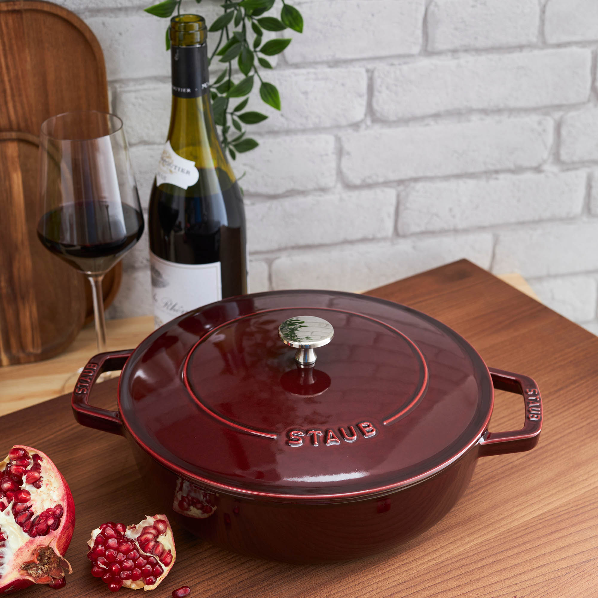 STAUB France Bräter CHISTERA 28 cm 3,7 Liter Gusseisen rund grenadinerot