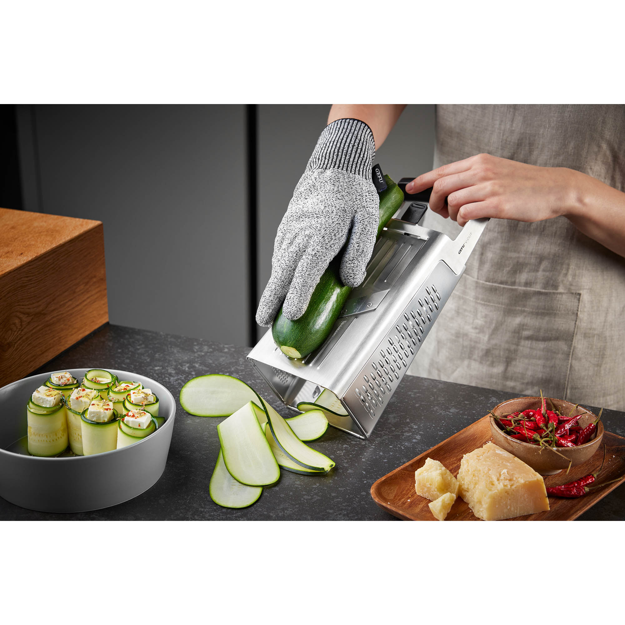 GEFU Vierkantreibe V-CUT mit verstellbarem Hobel und Auffangdeckel