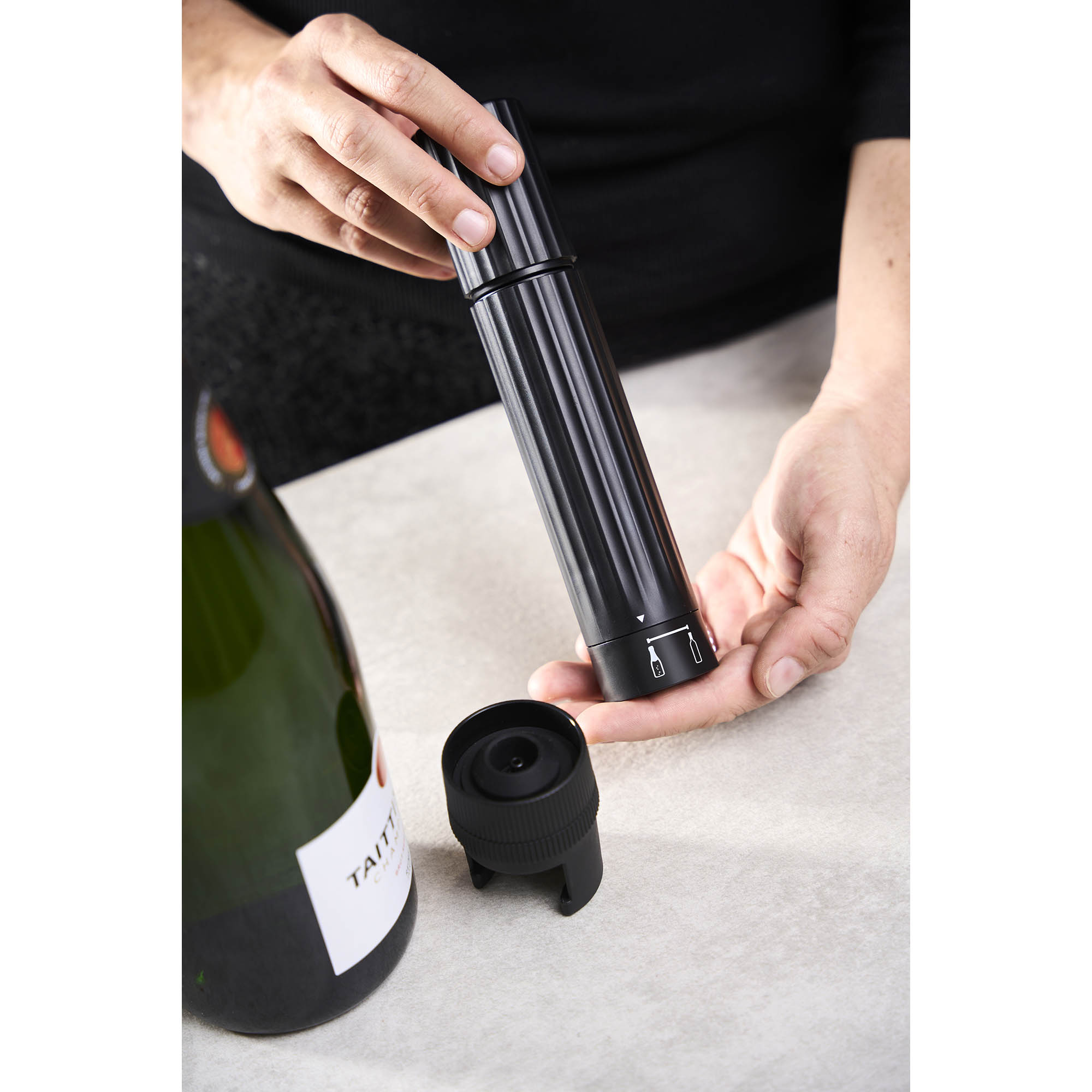 PEUGEOT FRESH 'N PRESERVE gift set with duo vacuum pump and cooling sleeve