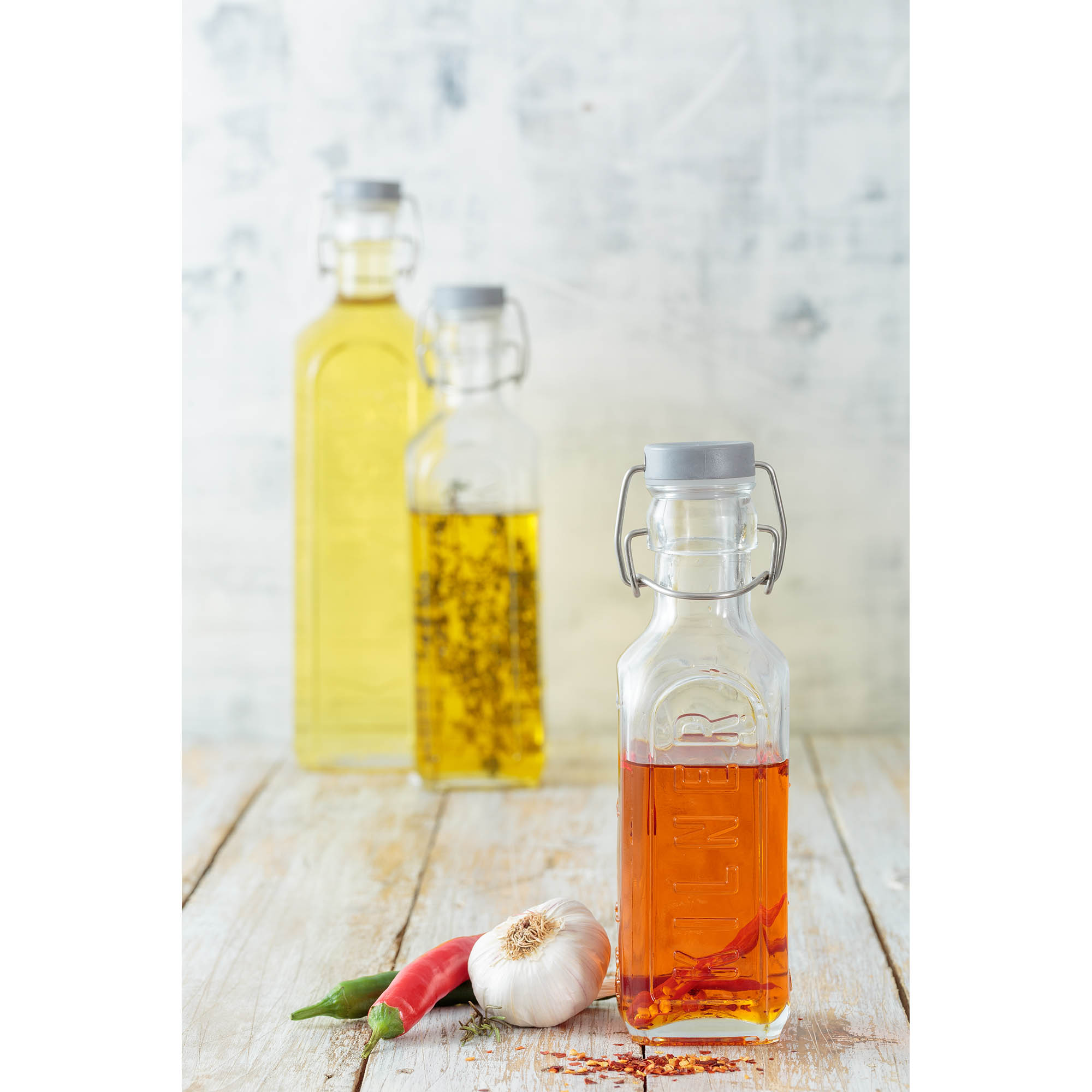 KILNER glass bottle with swing top square 1.0 litre