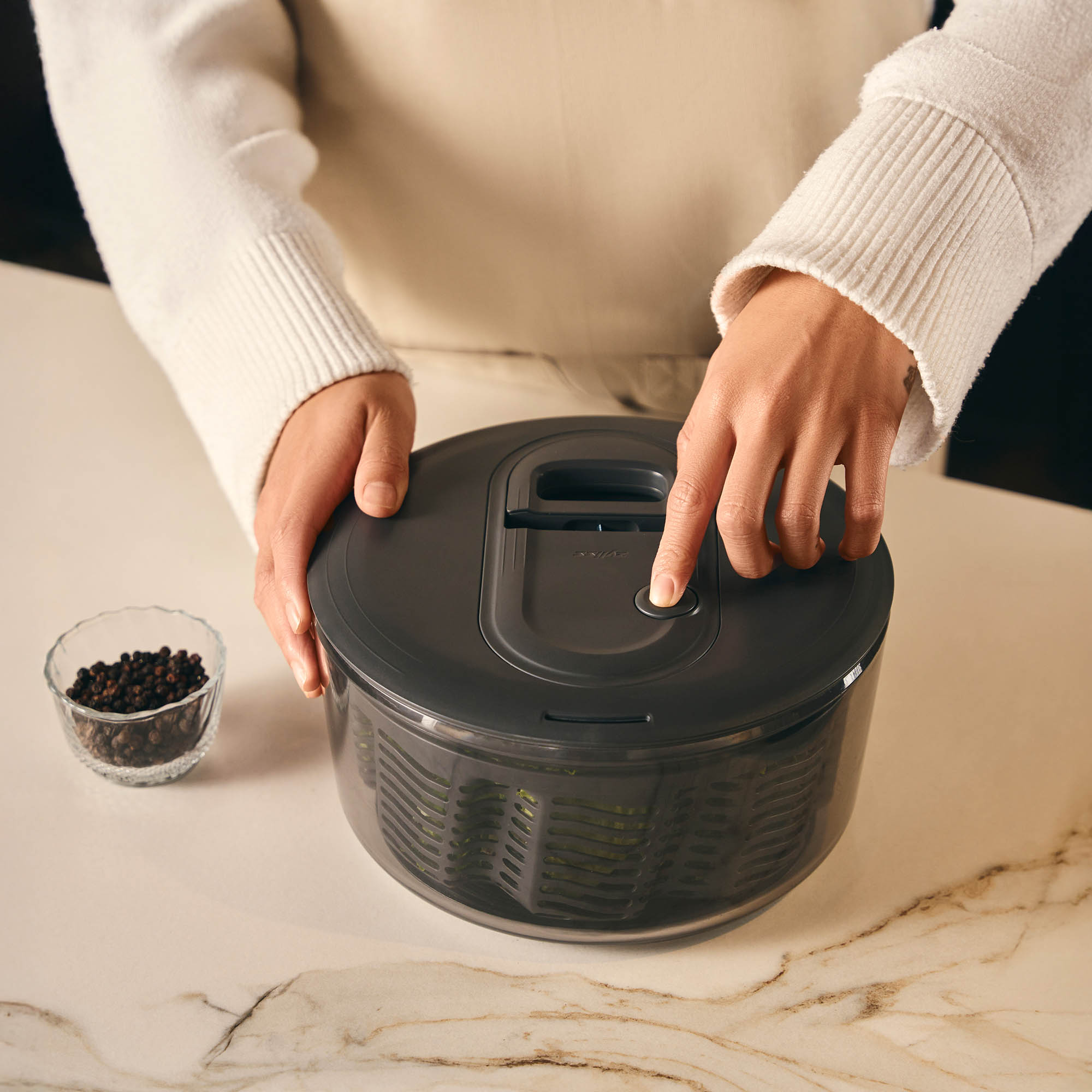 ZYLISS salad spinner EASY SPIN S with rope pull mechanism 23 cm black