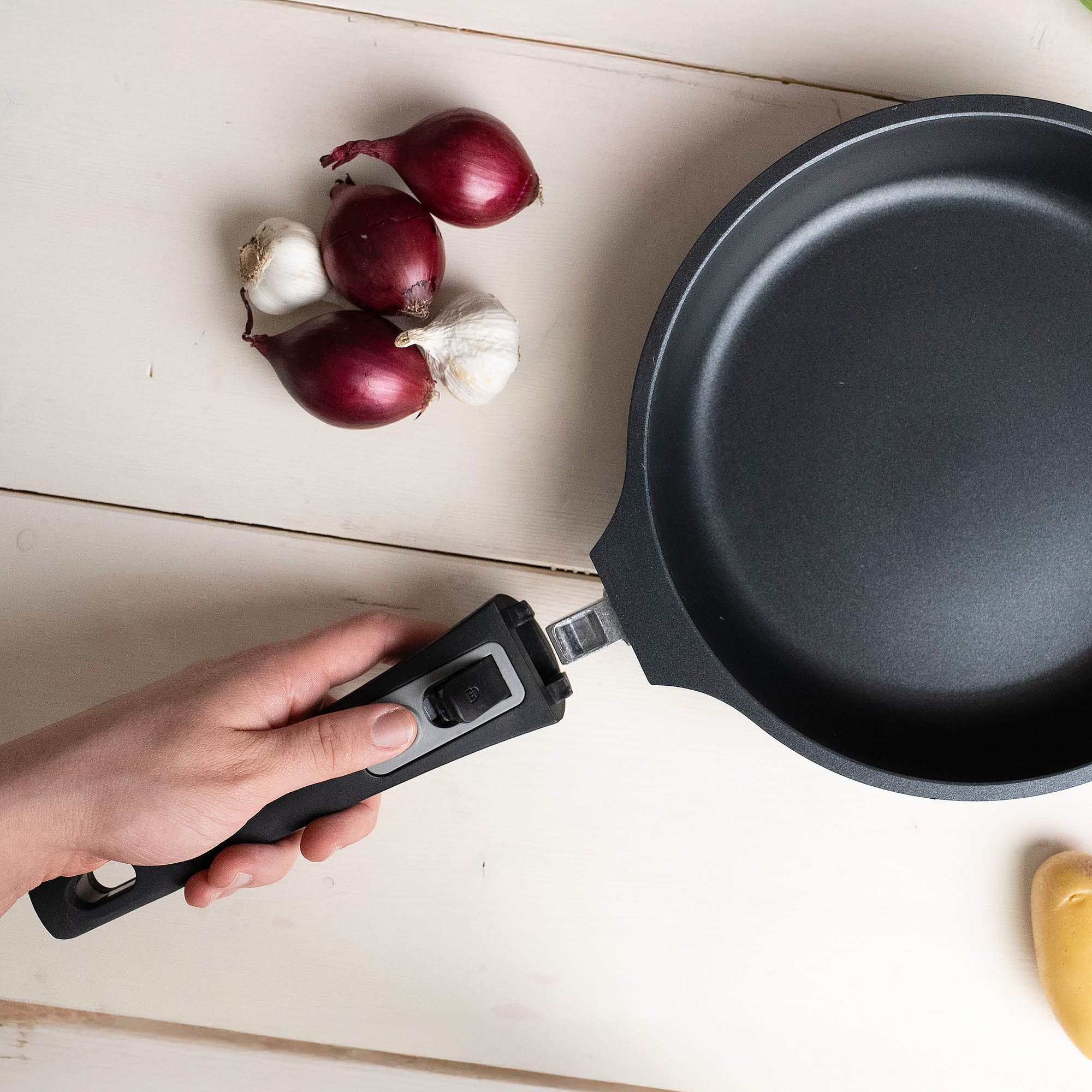 KÜCHENPROFI MILANO frying pan with removable handle 28 cm INDUCTION