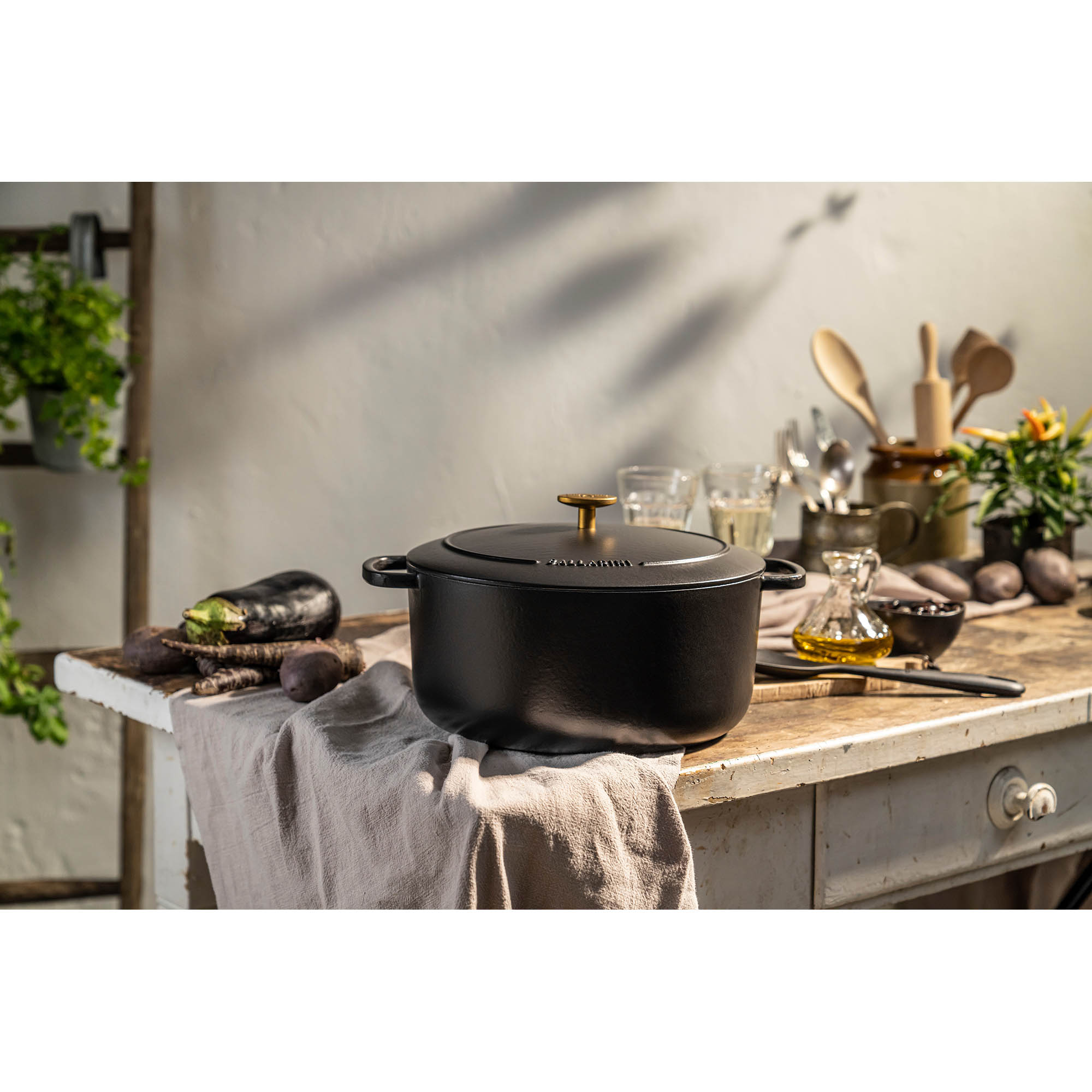BALLARINI Cocotte BELLAMONTE 28 cm rund 7,0 Liter Bräter aus Gusseisen schwarz