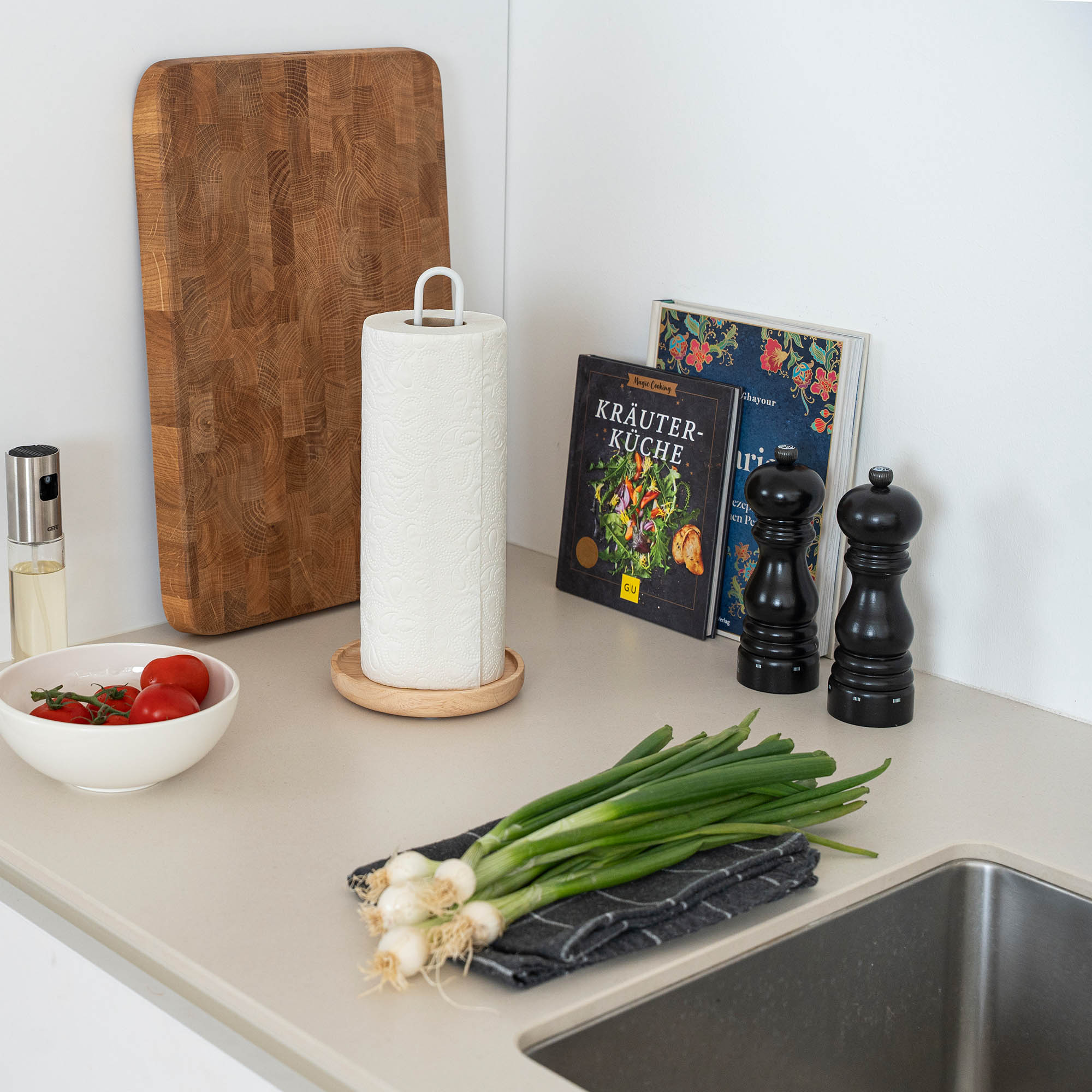 CONTINENTA kitchen roll holder with rubberwood base