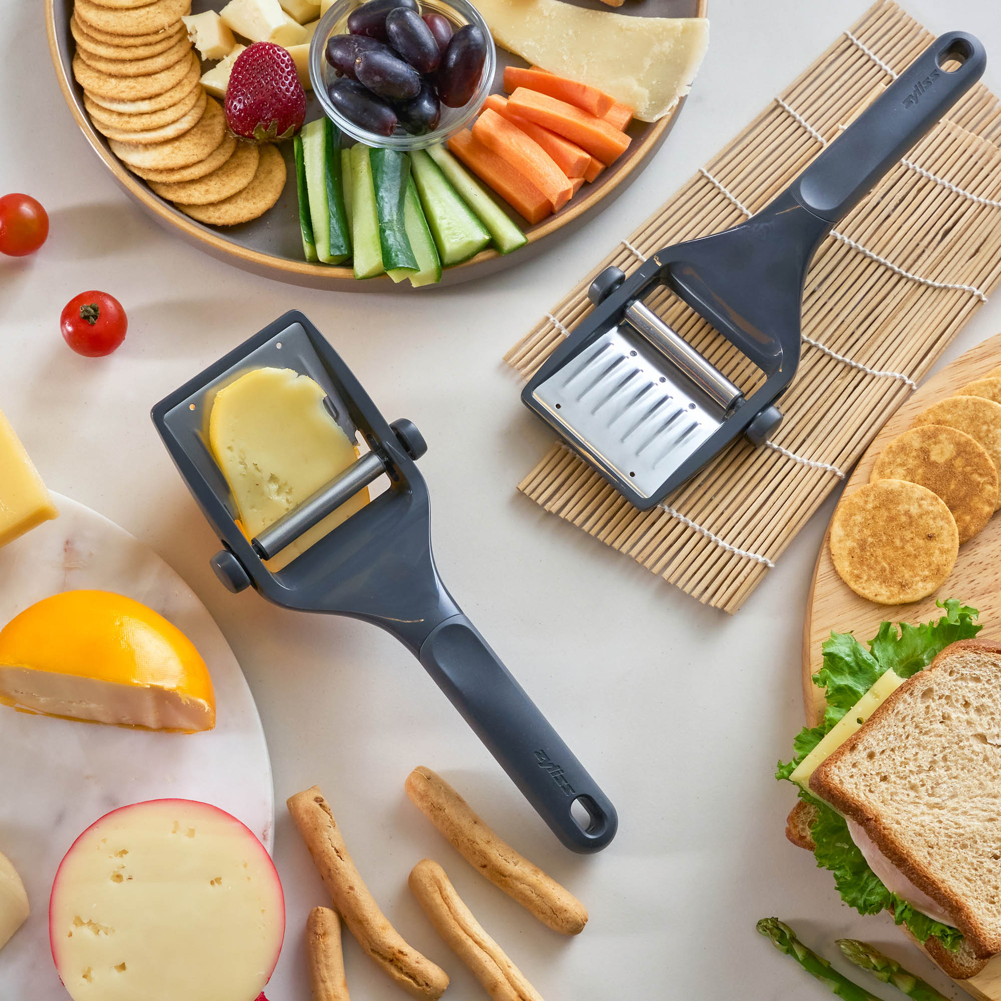 ZYLISS verstellbarer Käsehobel DIAL & SLICE mit Griff aus Weizenstroh-Kunststoff