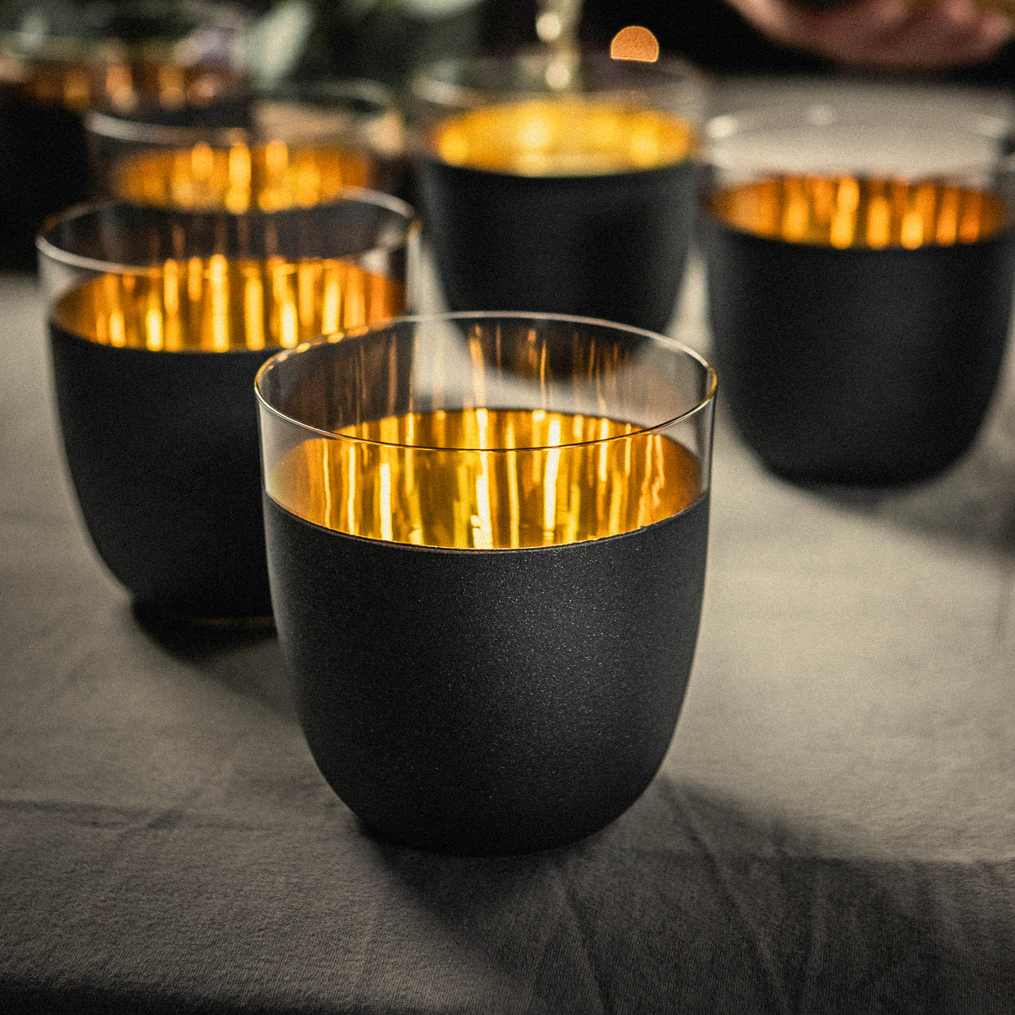 EISCH Serie COSMO GOLD Becher Tumbler 390 ml Kristallglas mit Echtgold schwarz