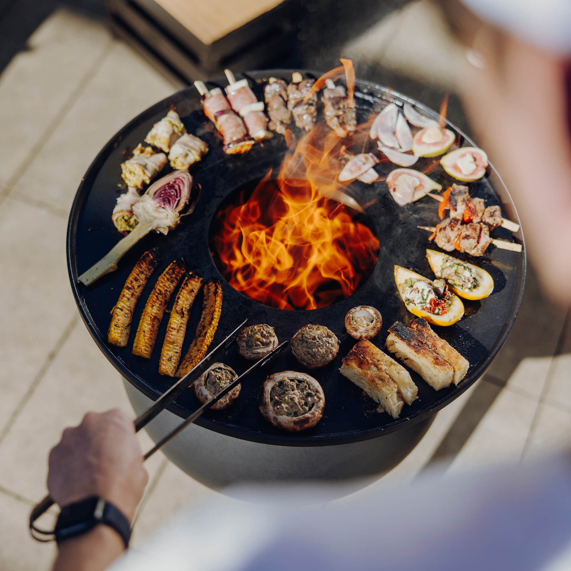 HÖFATS Plancha für Grillset MOON 55 Gusseisen emailliert