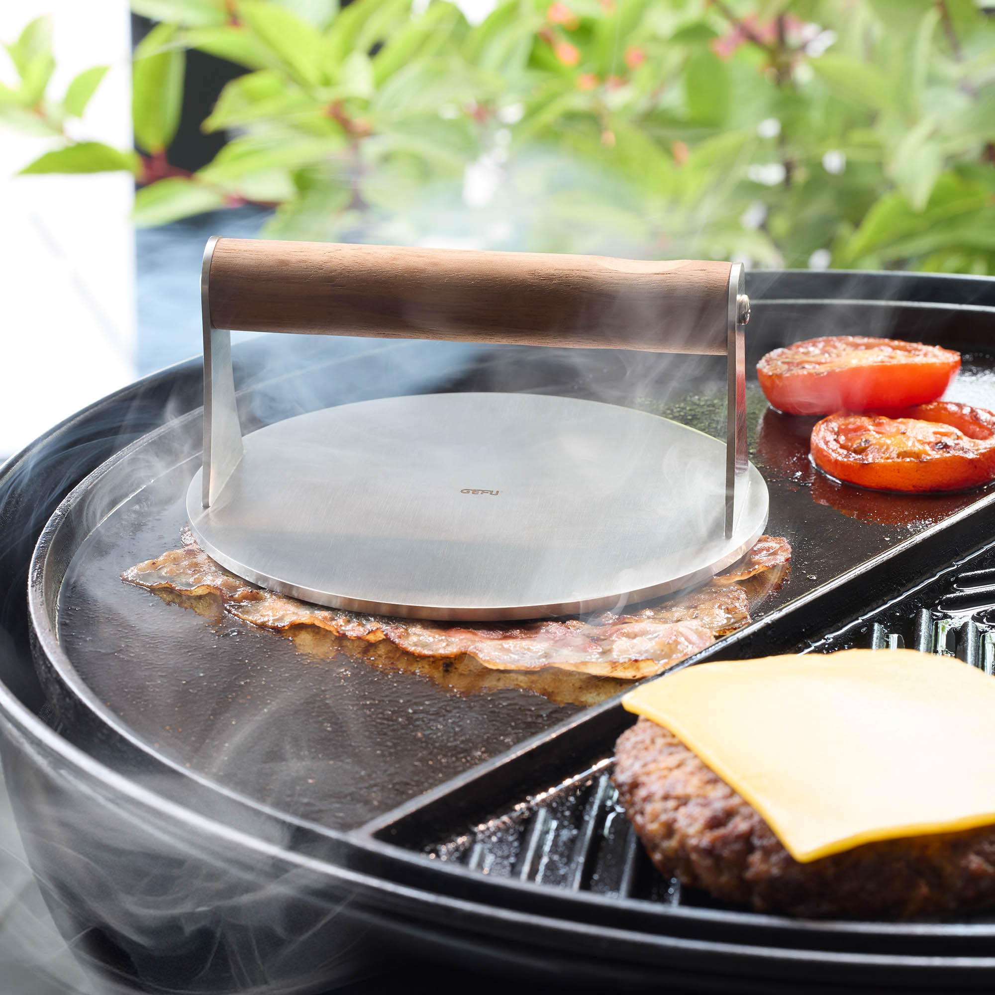 GEFU Smash burger press BBQ 16 cm