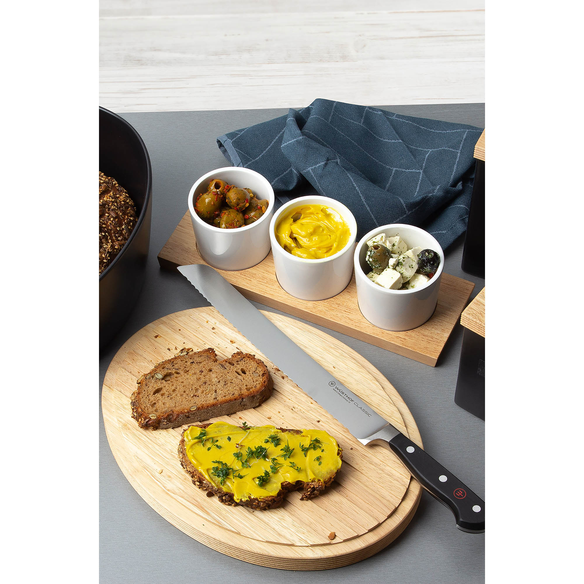CONTINENTA serving set rubberwood tray with 3 dip bowls