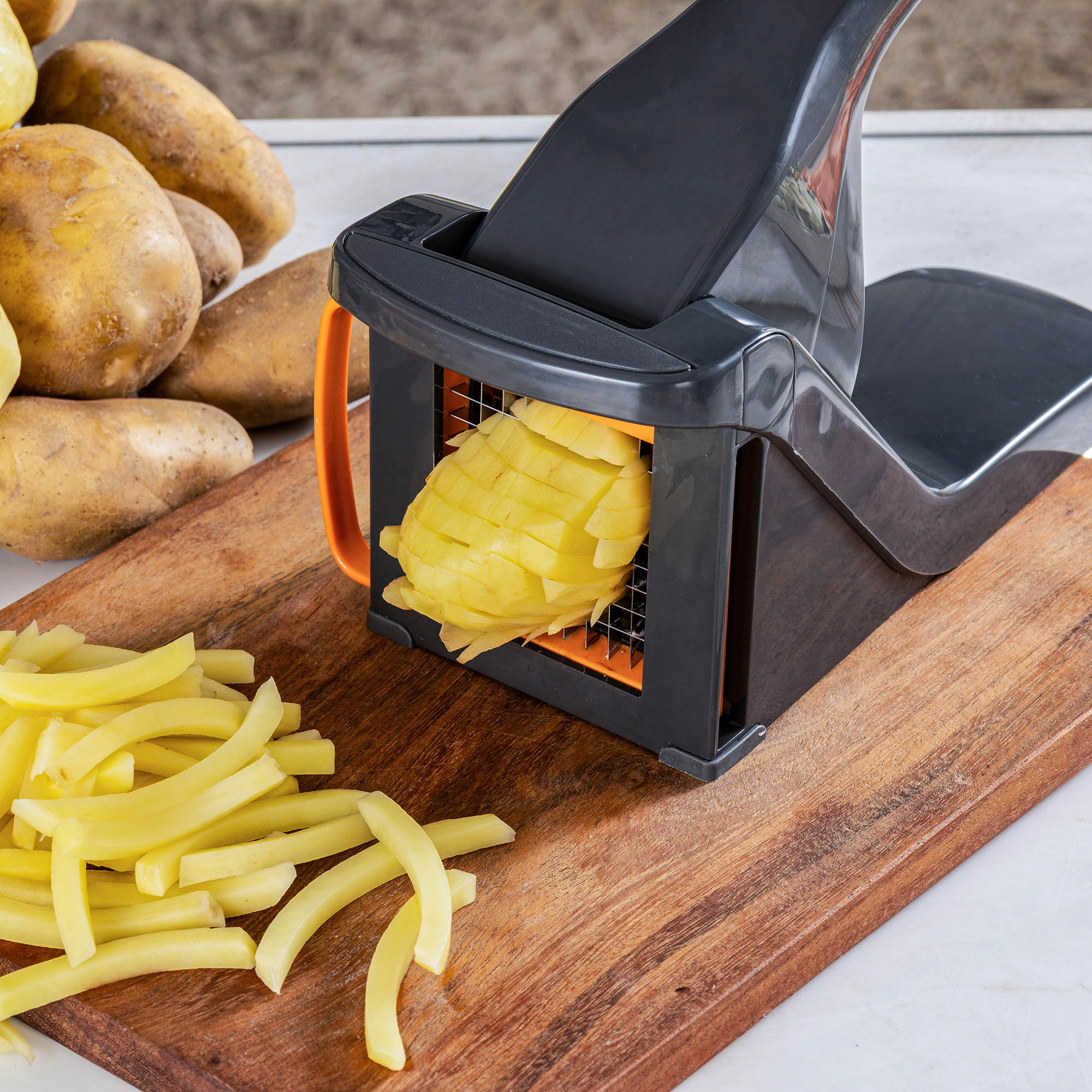 ZYLISS Pommes frites- & Gemüseschneider mit 2 Klingeneinsätzen 7x7 / 9x9 mm grau