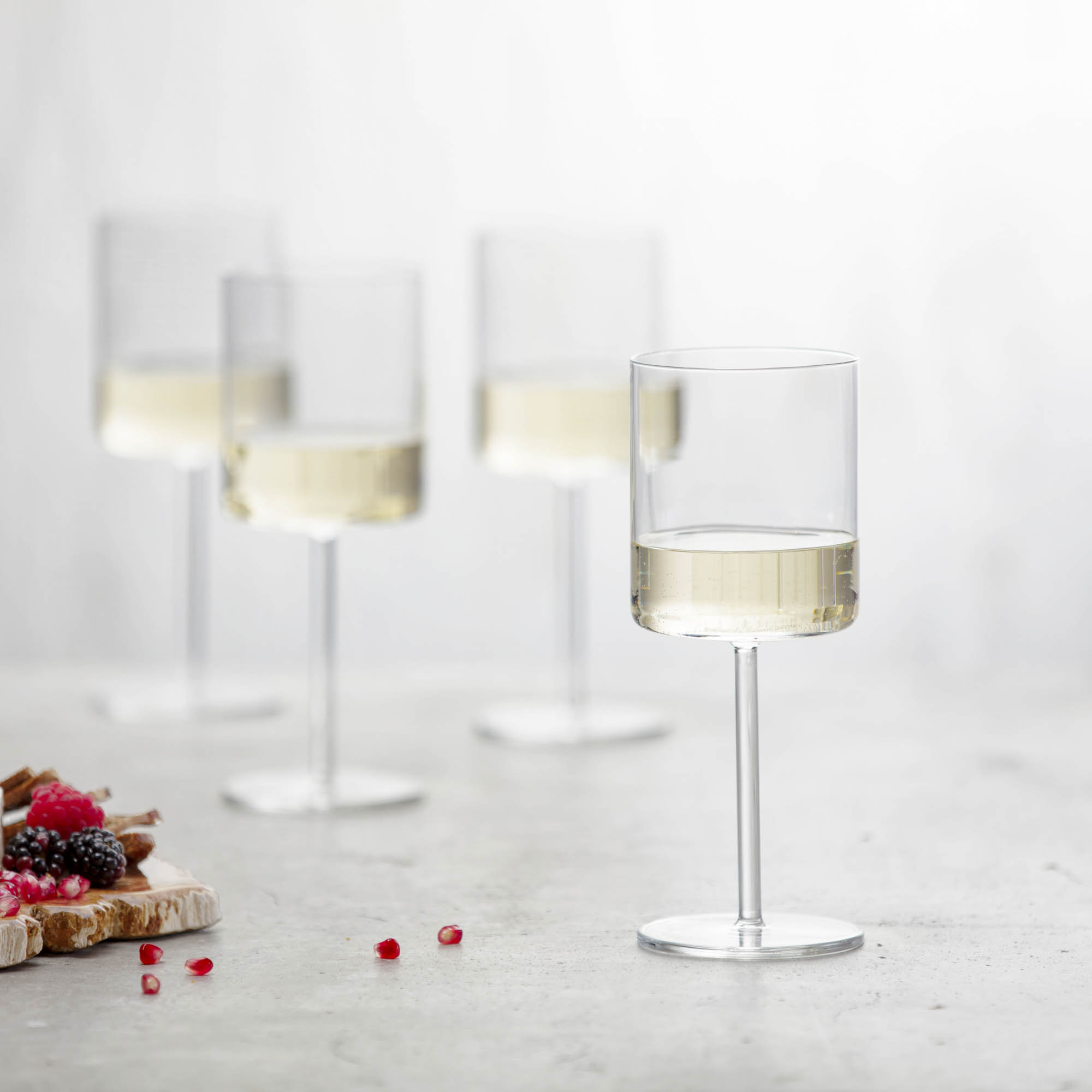 SCHOTT ZWIESEL Serie MODO Weißweinglas 4 Stück Inhalt 400 ml