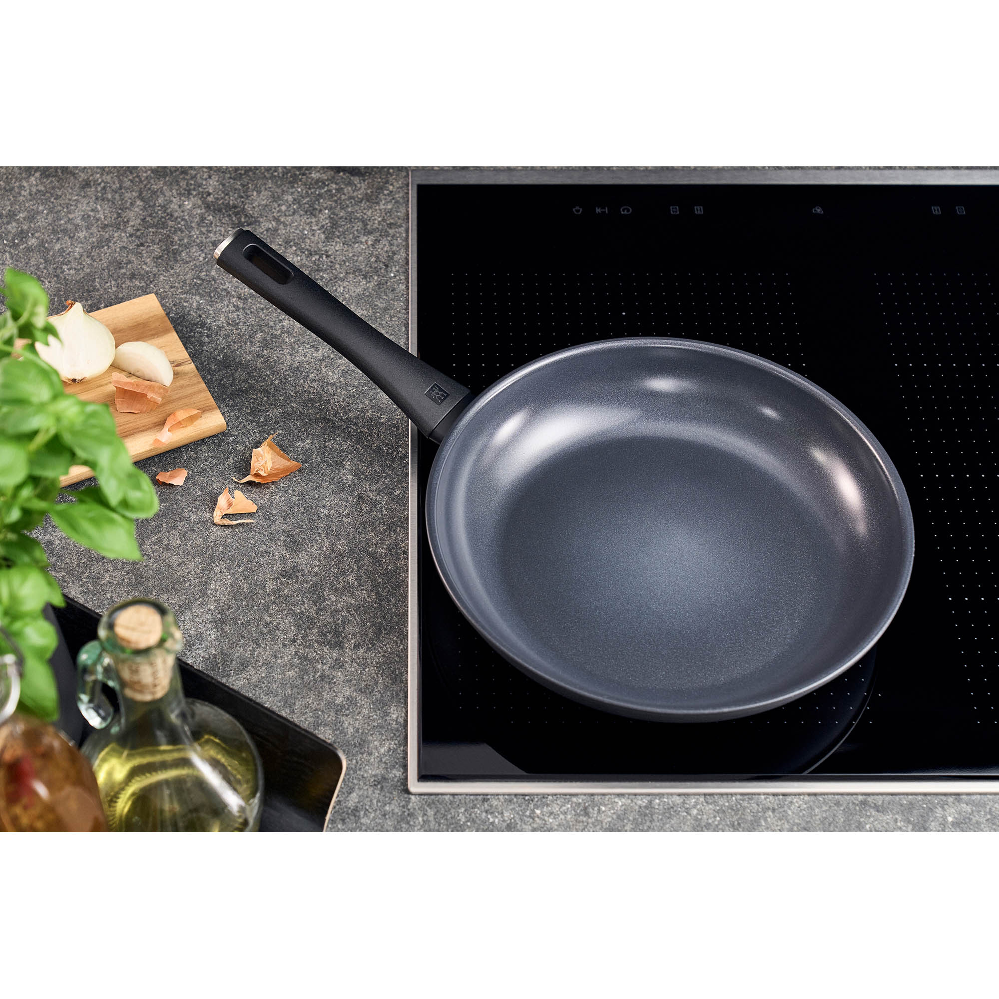 ZWILLING Bratpfanne MADURA PLUS 28 cm CERAFORCE Keramikbeschichtung PFAS-frei