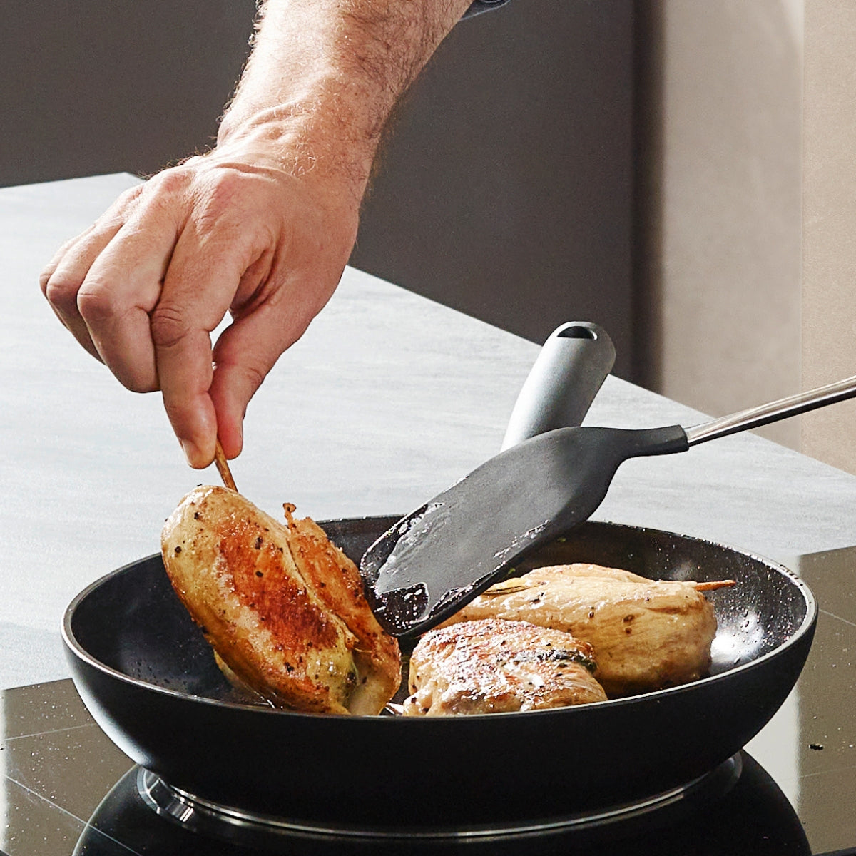 FISSLER ESSENTIAL frying pan, 24 cm, black, PFAS/PTFE-free, suitable for induction hobs