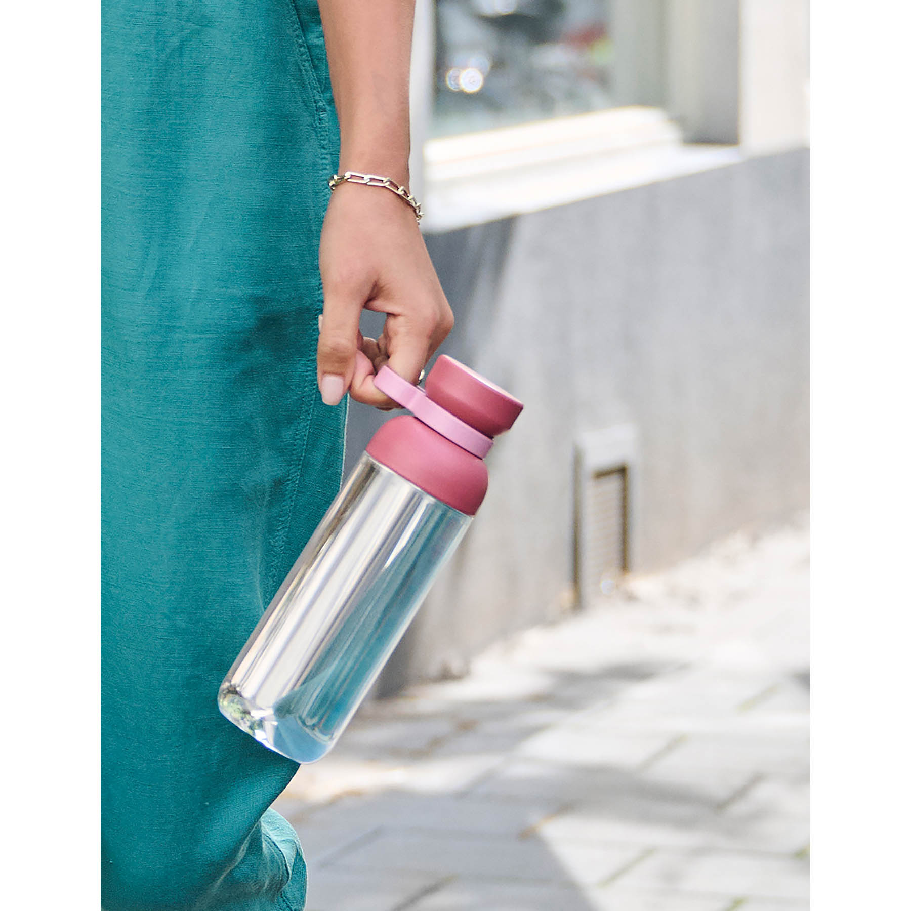 MEPAL VITA 0.7-litre water bottle, also suitable for fizzy drinks – Nordic Blue