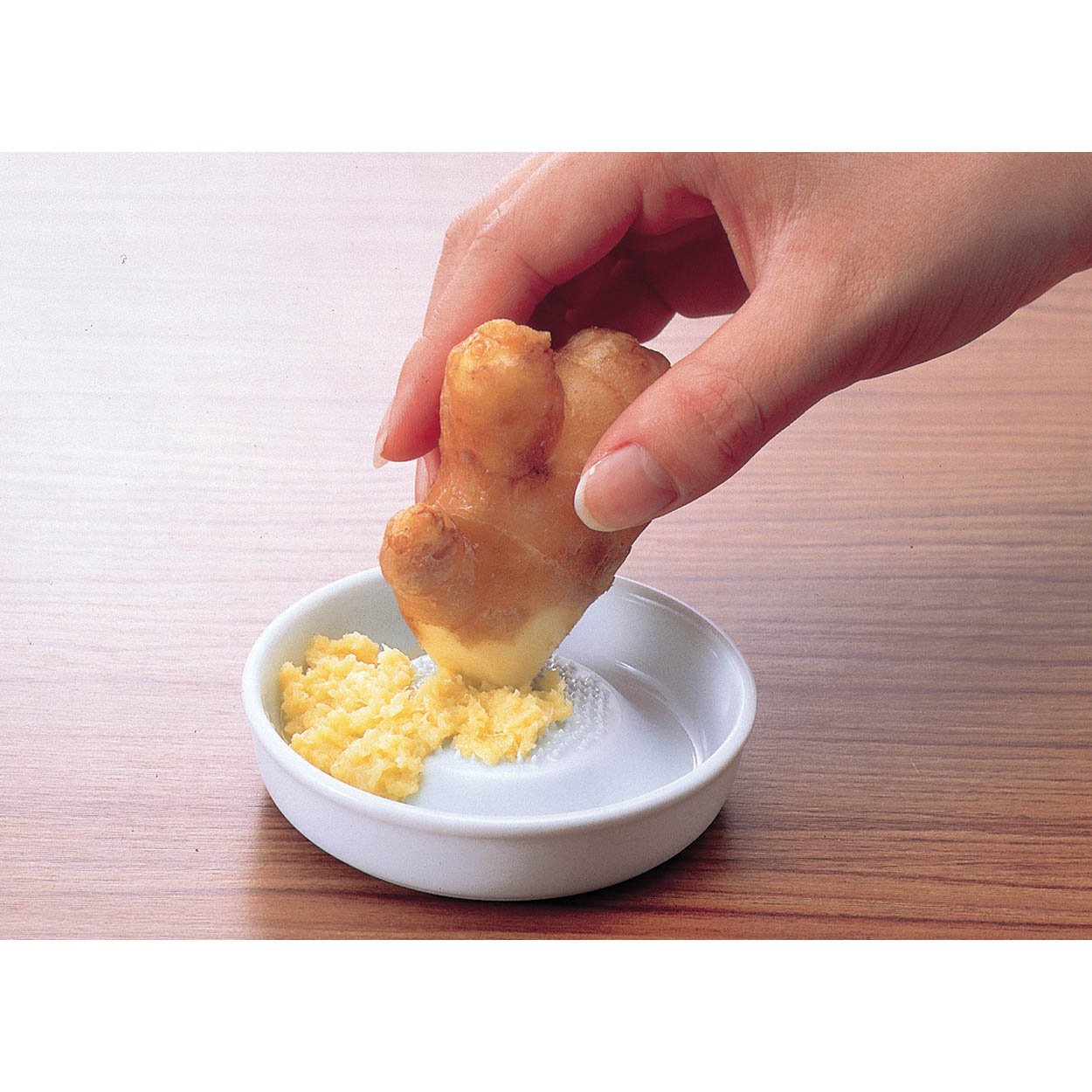KYOCERA ceramic grater for ginger and spices