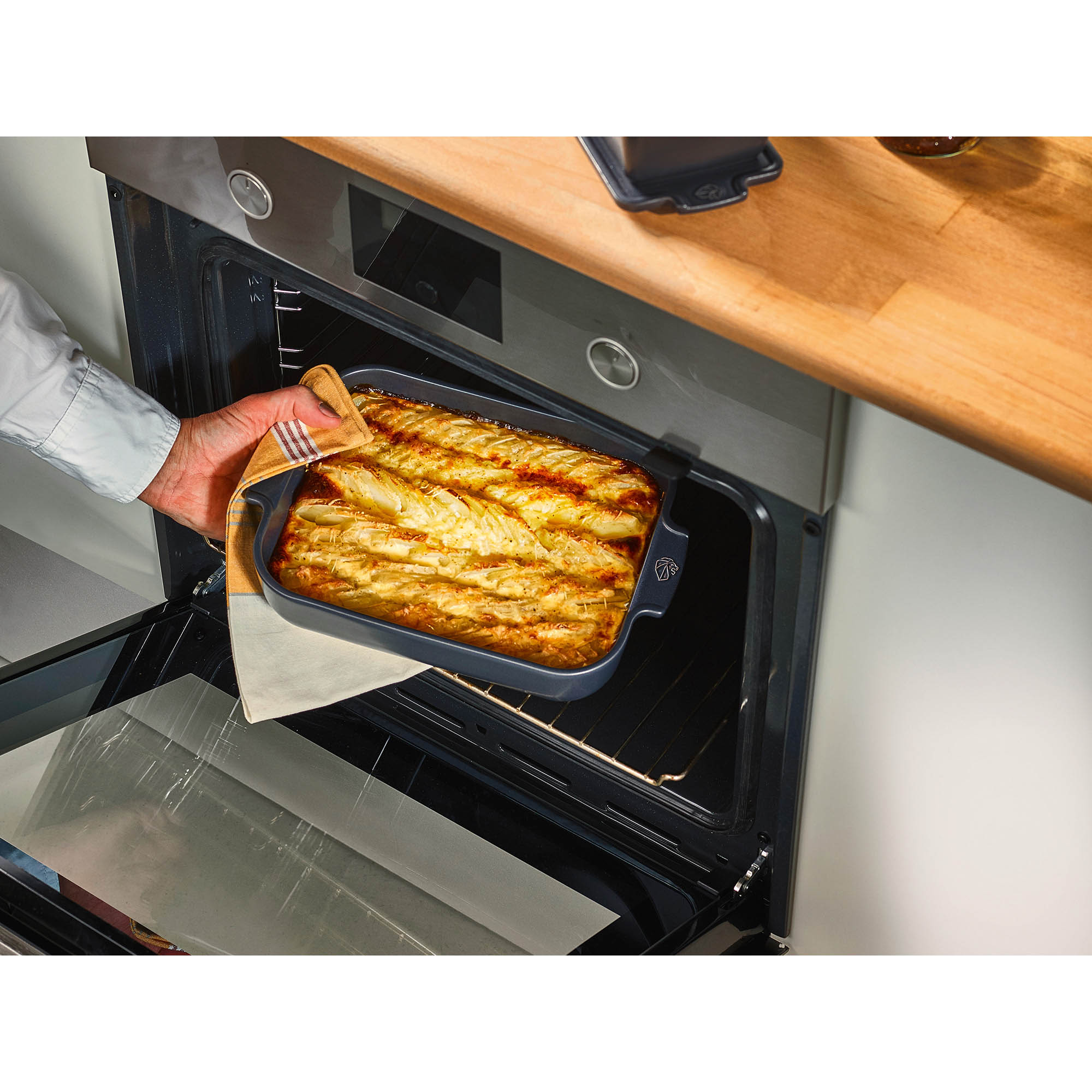 PEUGEOT square casserole dish APPOLIA 28 cm sage green