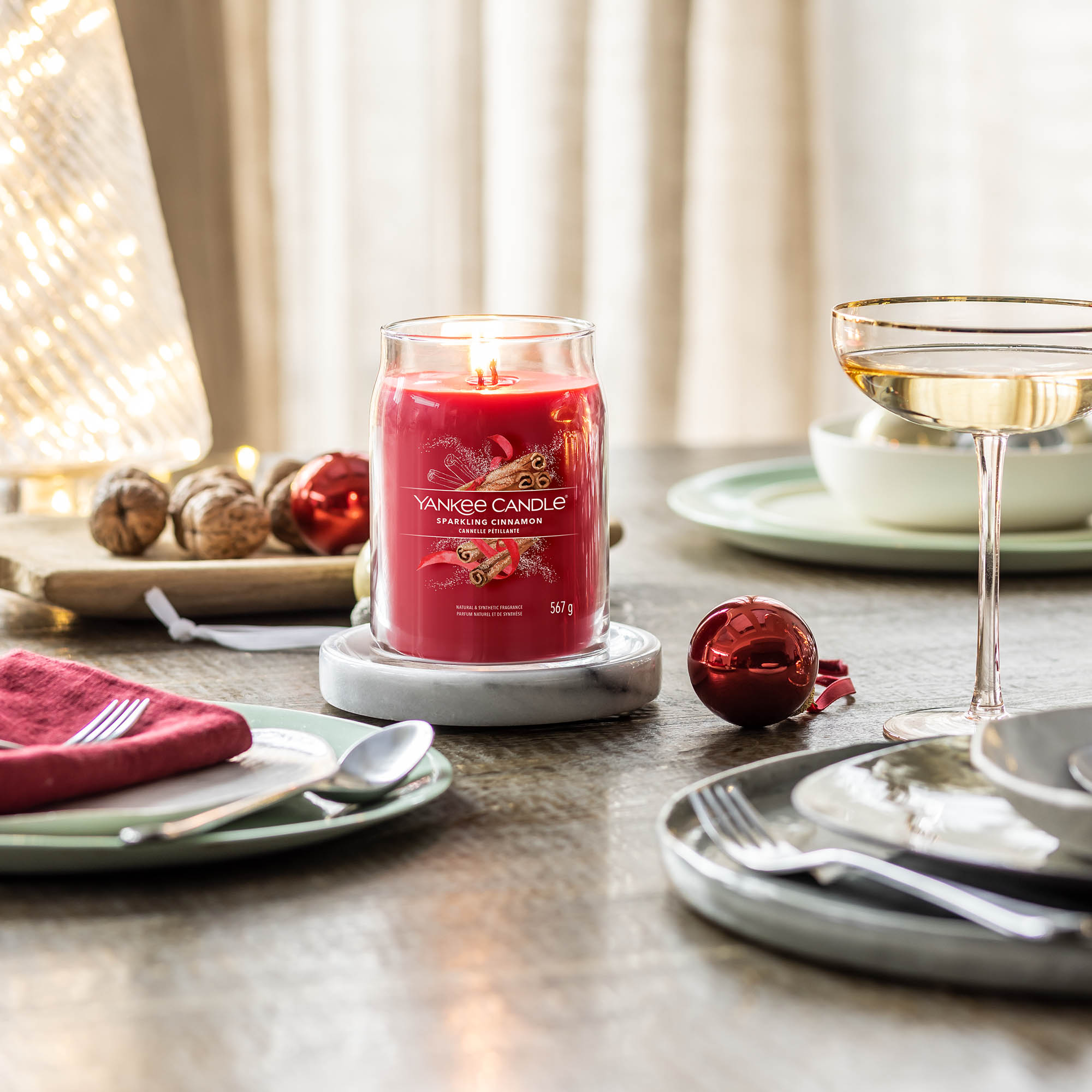 YANKEE CANDLE Large Signature Candle SPARKLING CINNAMON 567 g Scented Candle