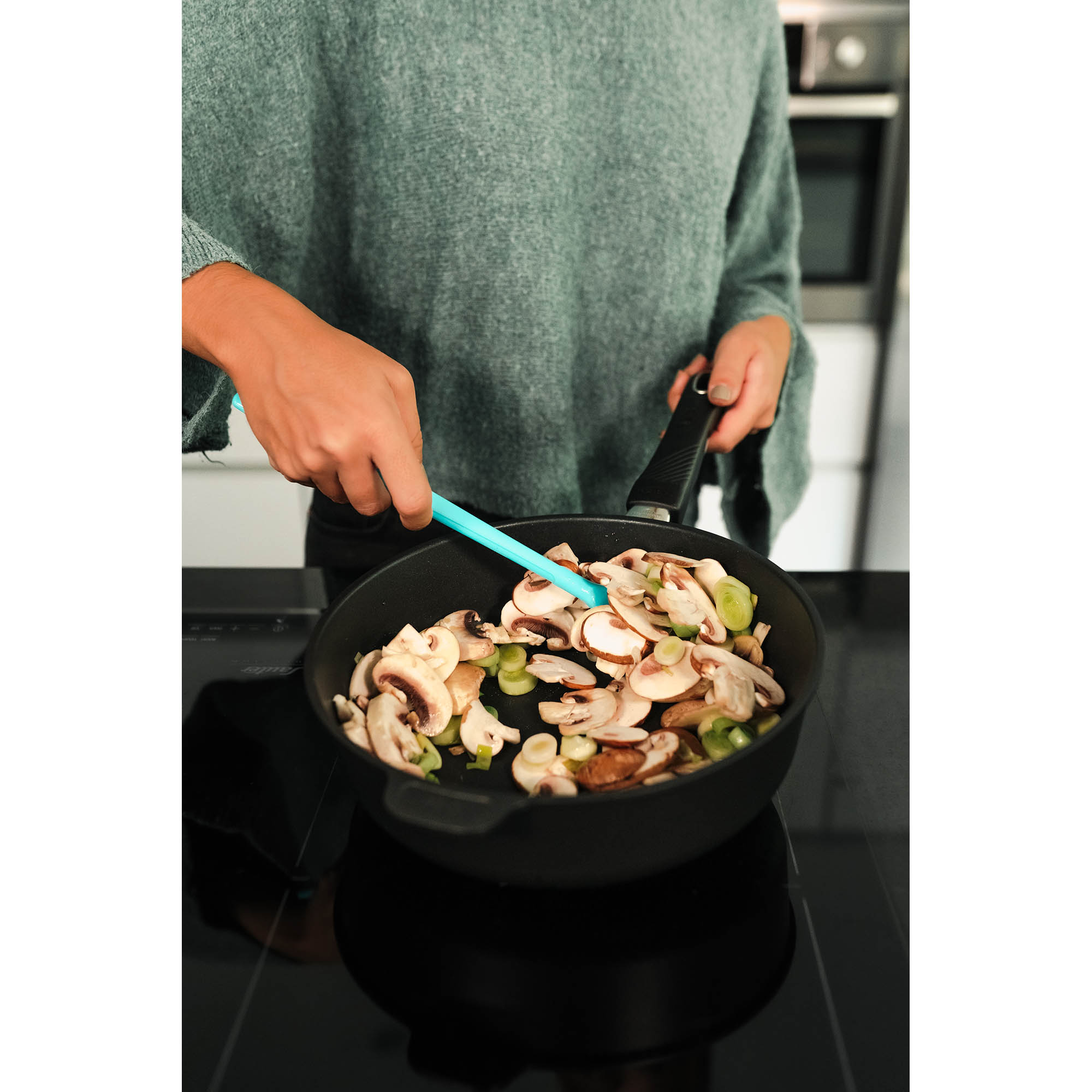 GASTROLUX cast iron frying pan BIOTAN PLUS 24 cm height 7.5 cm INDUCTION
