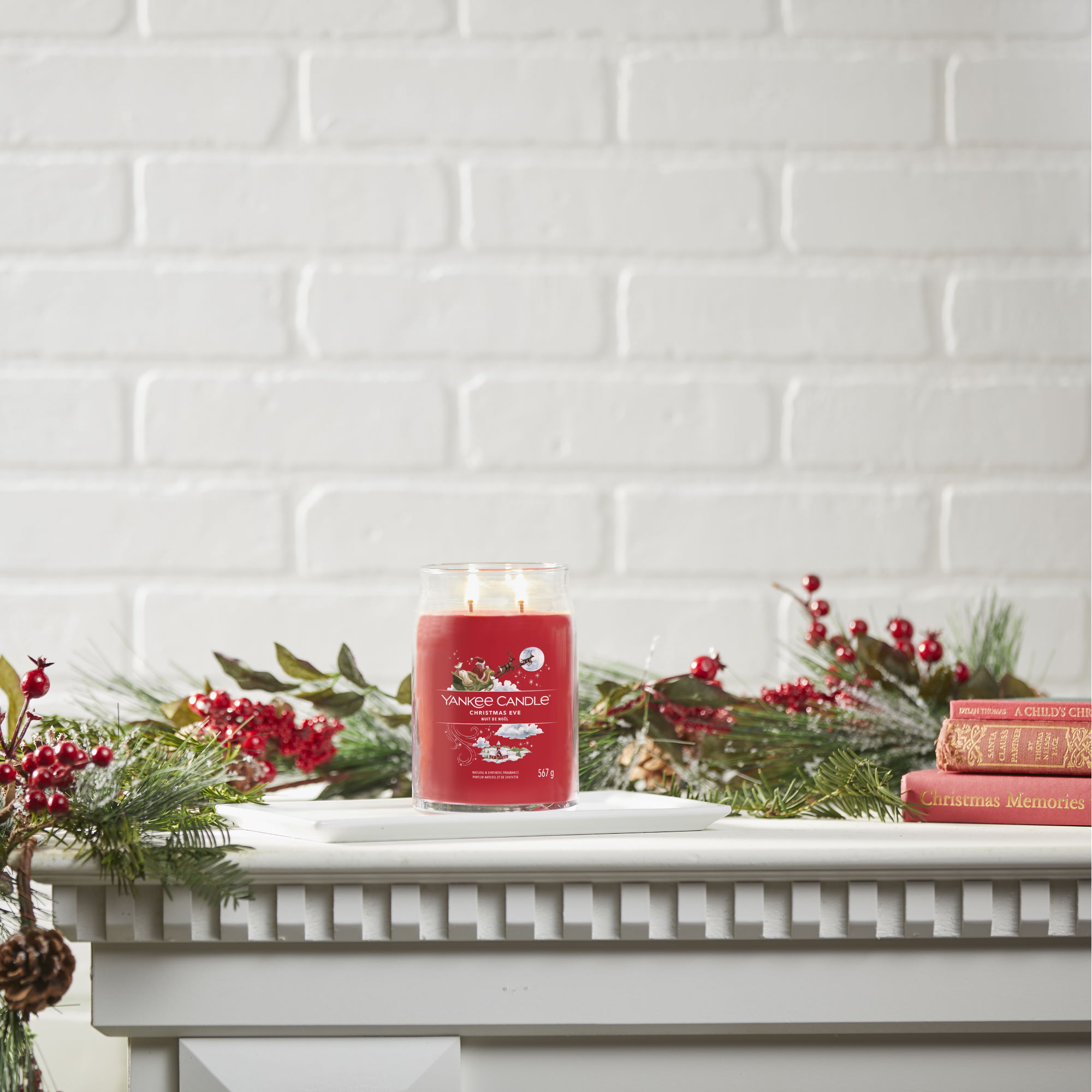 YANKEE CANDLE Large Signature Candle CHRISTMAS EVE 567 g Scented Candle