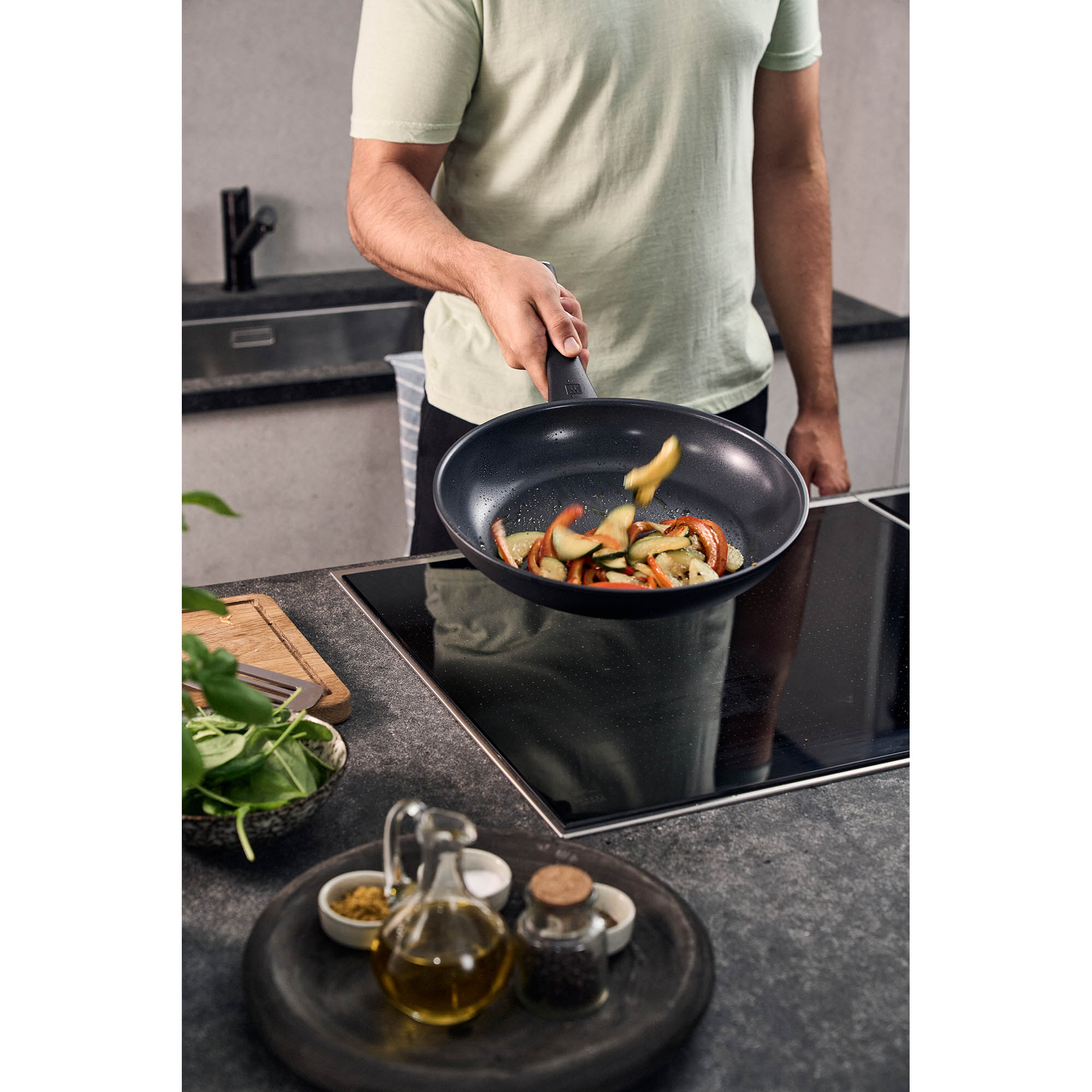 ZWILLING Bratpfanne MADURA PLUS 24 cm CERAFORCE Keramikbeschichtung PFAS-frei