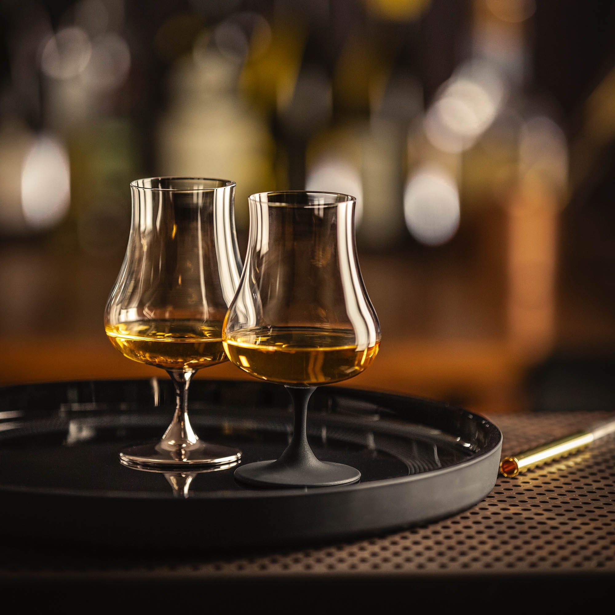 EISCH Spirituosenglas GENTLEMAN schwarz 2 Stück im Geschenkset Inhalt je 220 ml