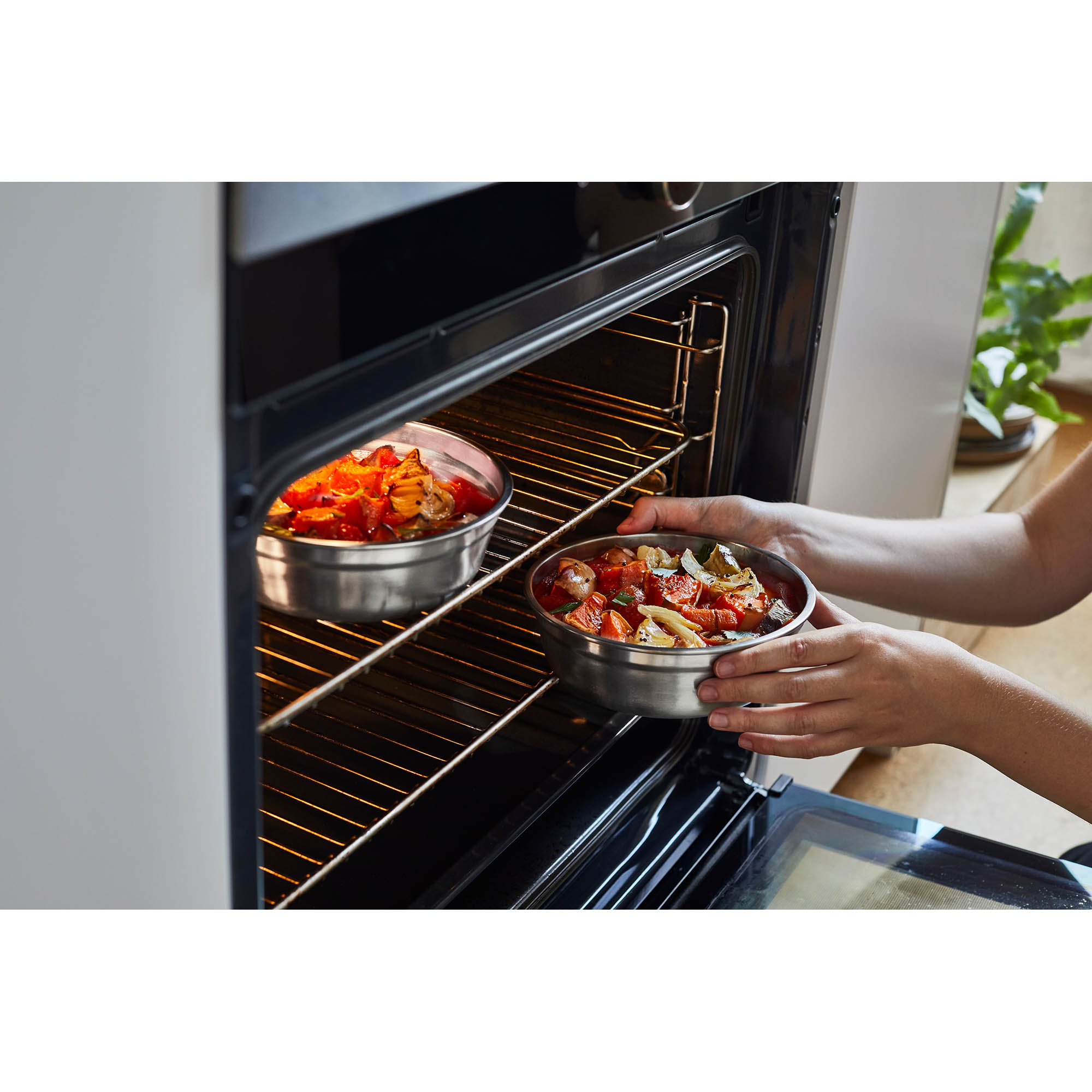 BLACK+BLUM Multifunctional Bowl Lunchbox, Stainless Steel, Small, Round, 17 cm, 5.8 cm high, 650 ml