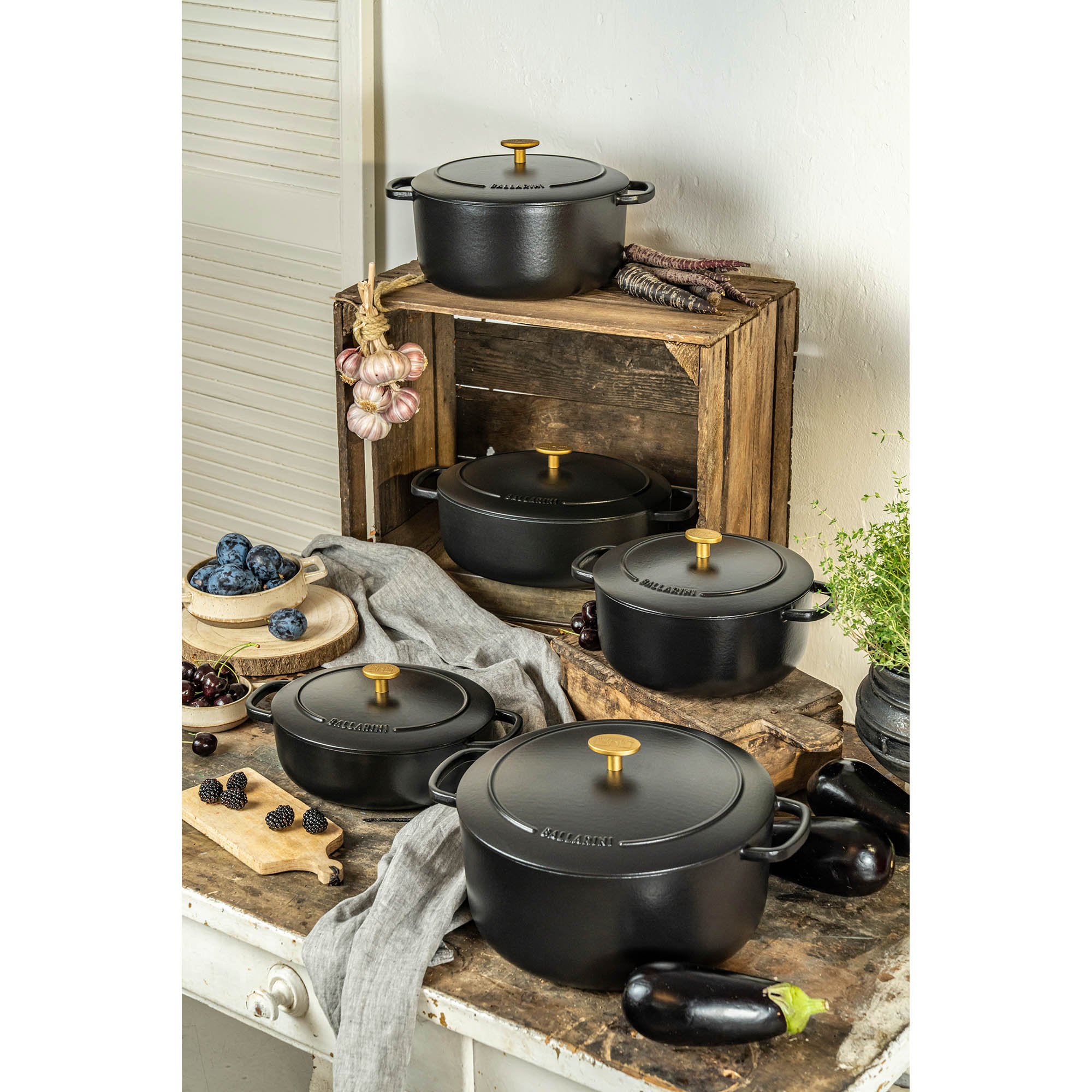 BALLARINI Cocotte BELLAMONTE 28 cm rund 7,0 Liter Bräter aus Gusseisen schwarz