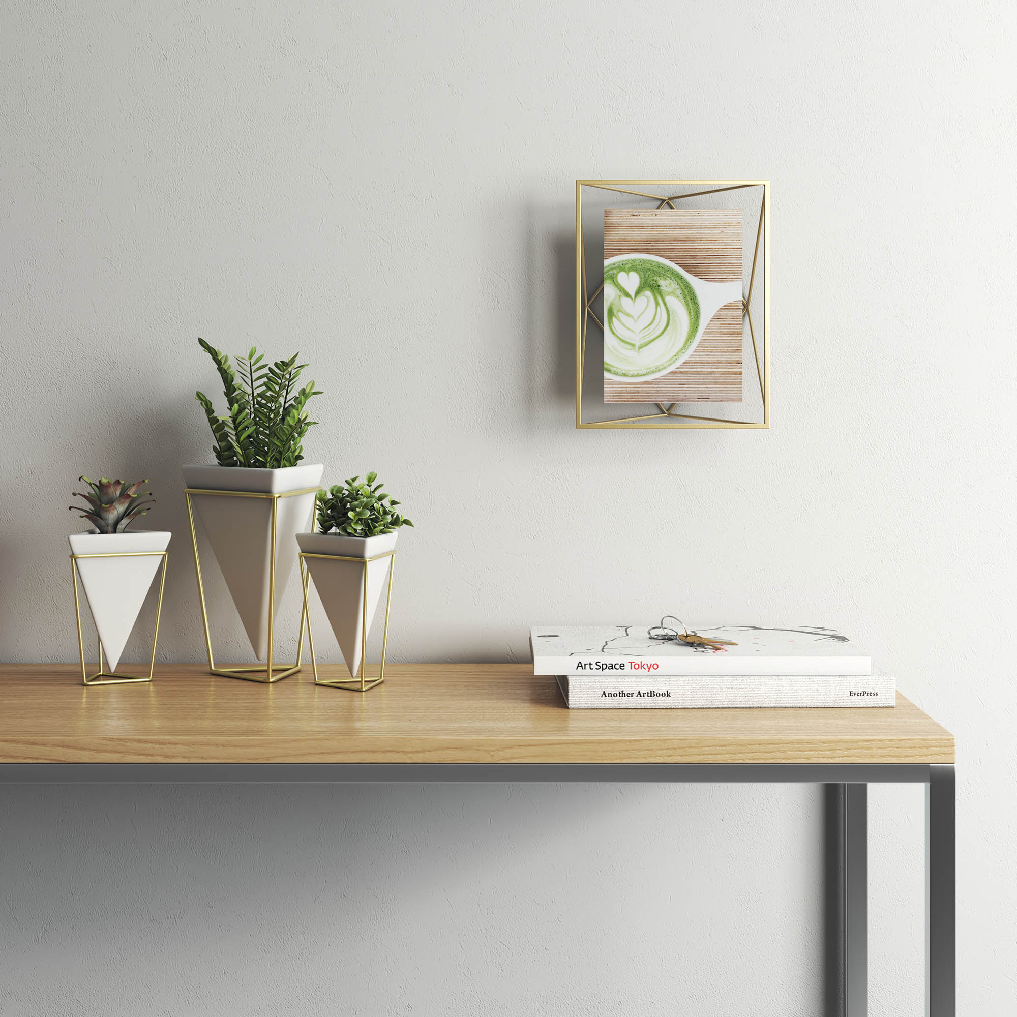 UMBRA picture frame PRISMA for pictures 13 x 18 cm brass matt finish