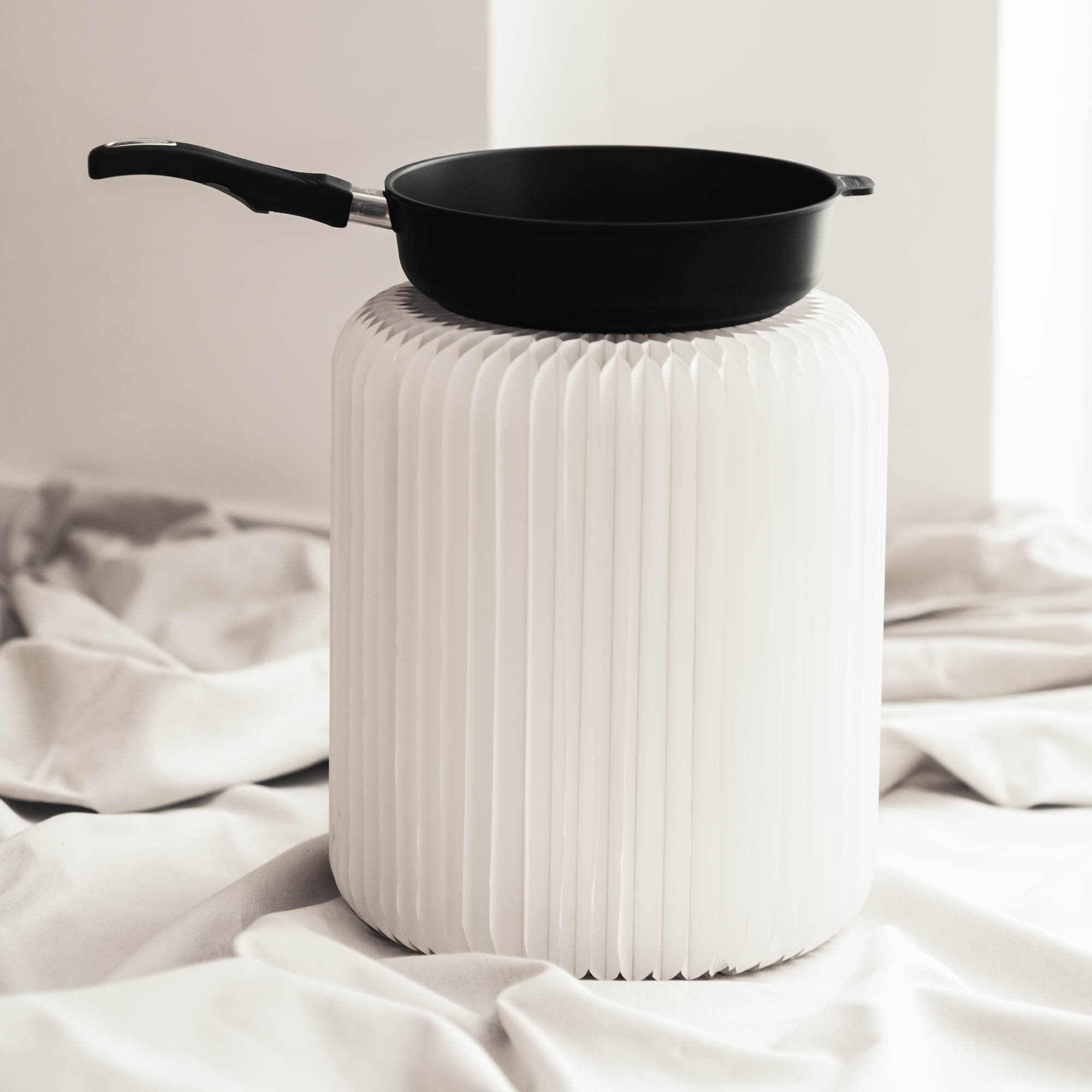 GASTROLUX Guss-Bratpfanne BIOTAN PLUS 28 cm Höhe 7,5 cm INDUKTION