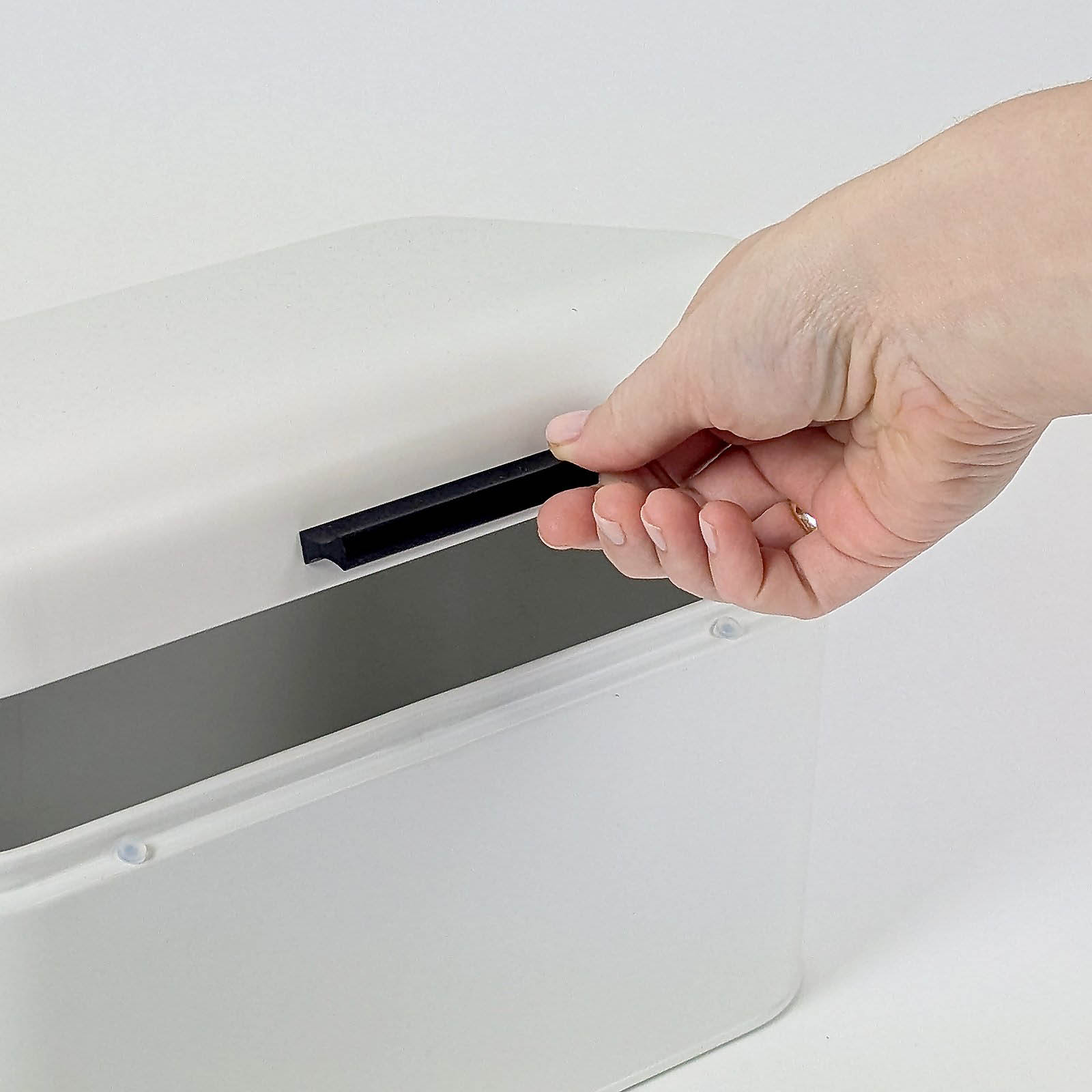 KELA Brotkasten FRISCA aus Metall 30 x 18 x 16,5 cm weiß matt