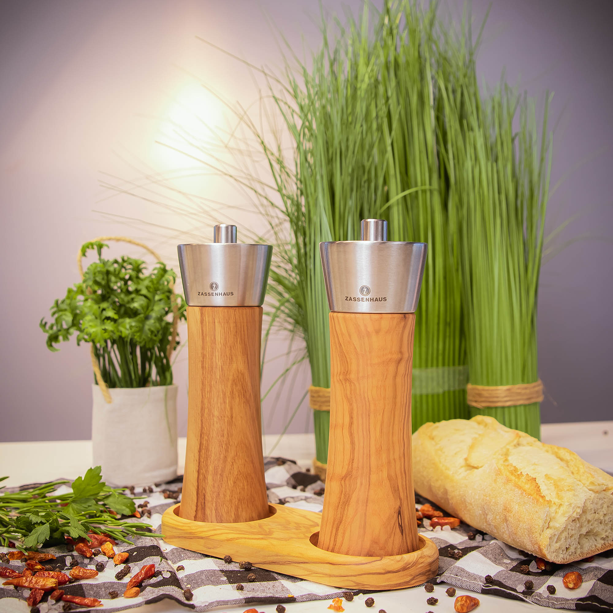 ZASSENHAUS Serie Augsburg Pfeffermühle und Salzmühle im Set 18 cm Untersetzer