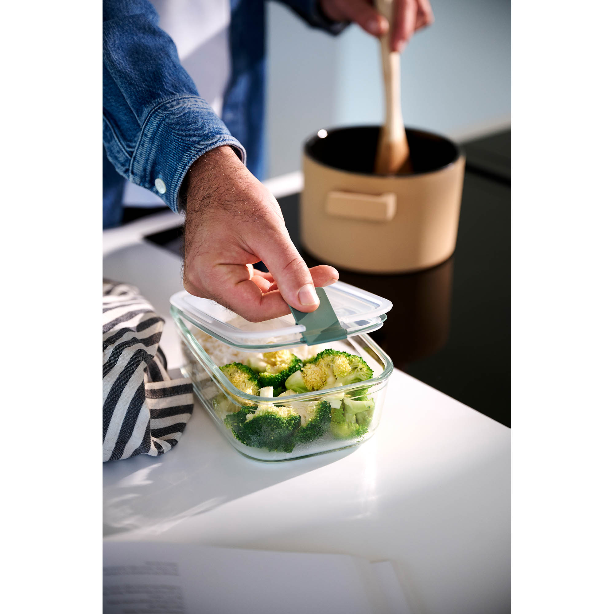 MEPAL EASY CLIP food storage jar borosilicate glass square flat 2.25 litres nordic sage