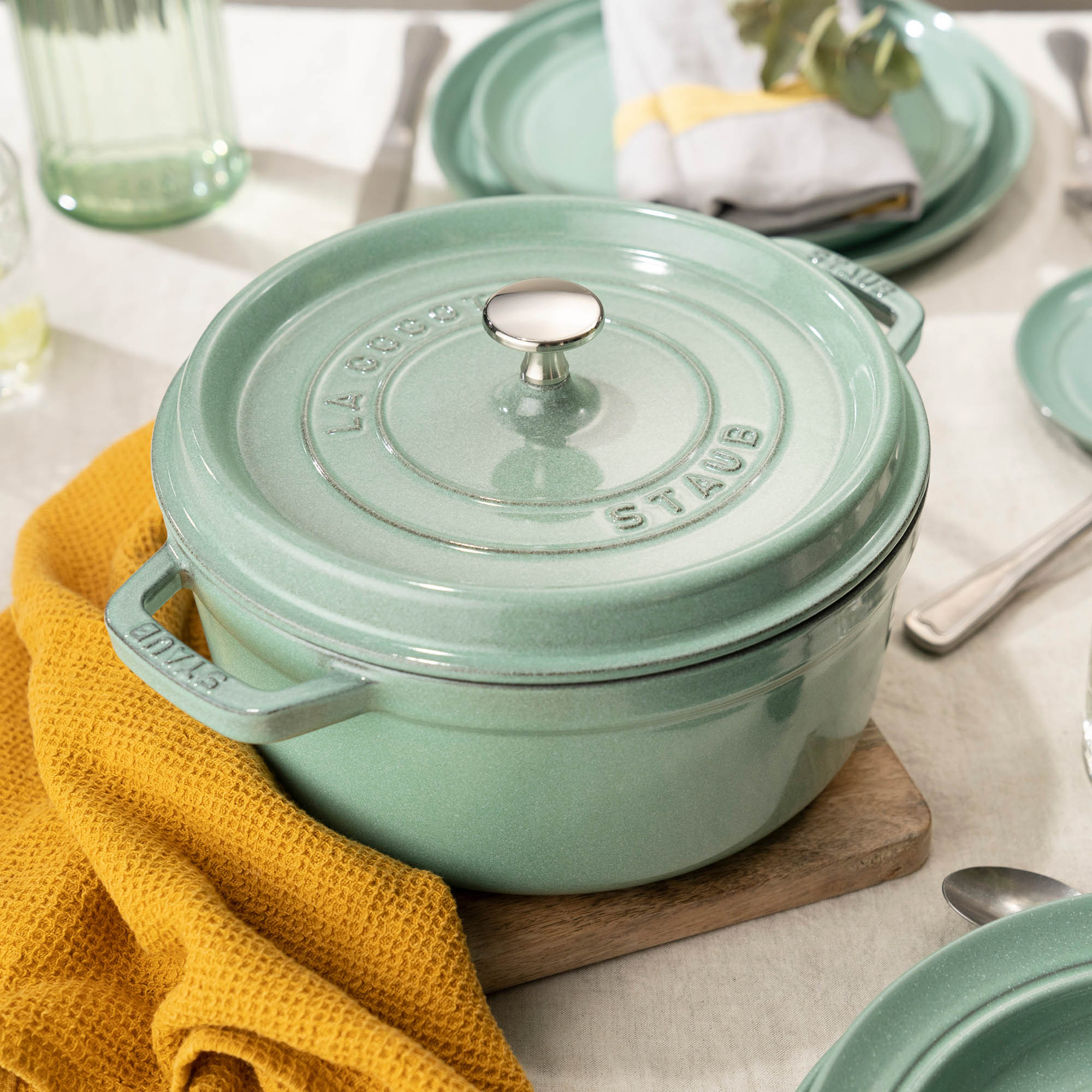STAUB France Cocotte 20 cm - 2,2 Liter Gusseisen salbeigrün