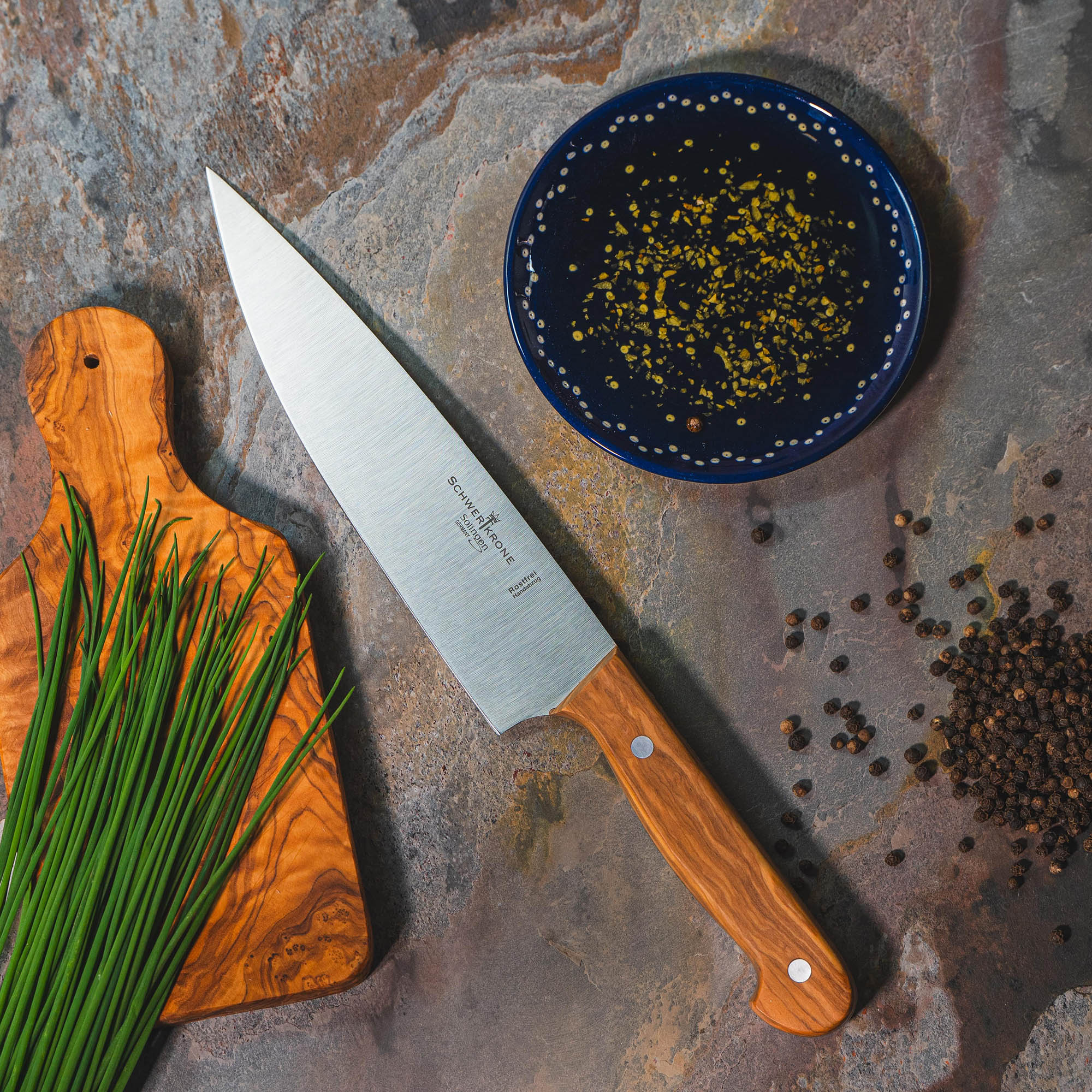 SCHWERTKRONE Kochmesser Klingenlänge 21 cm Olivenholz