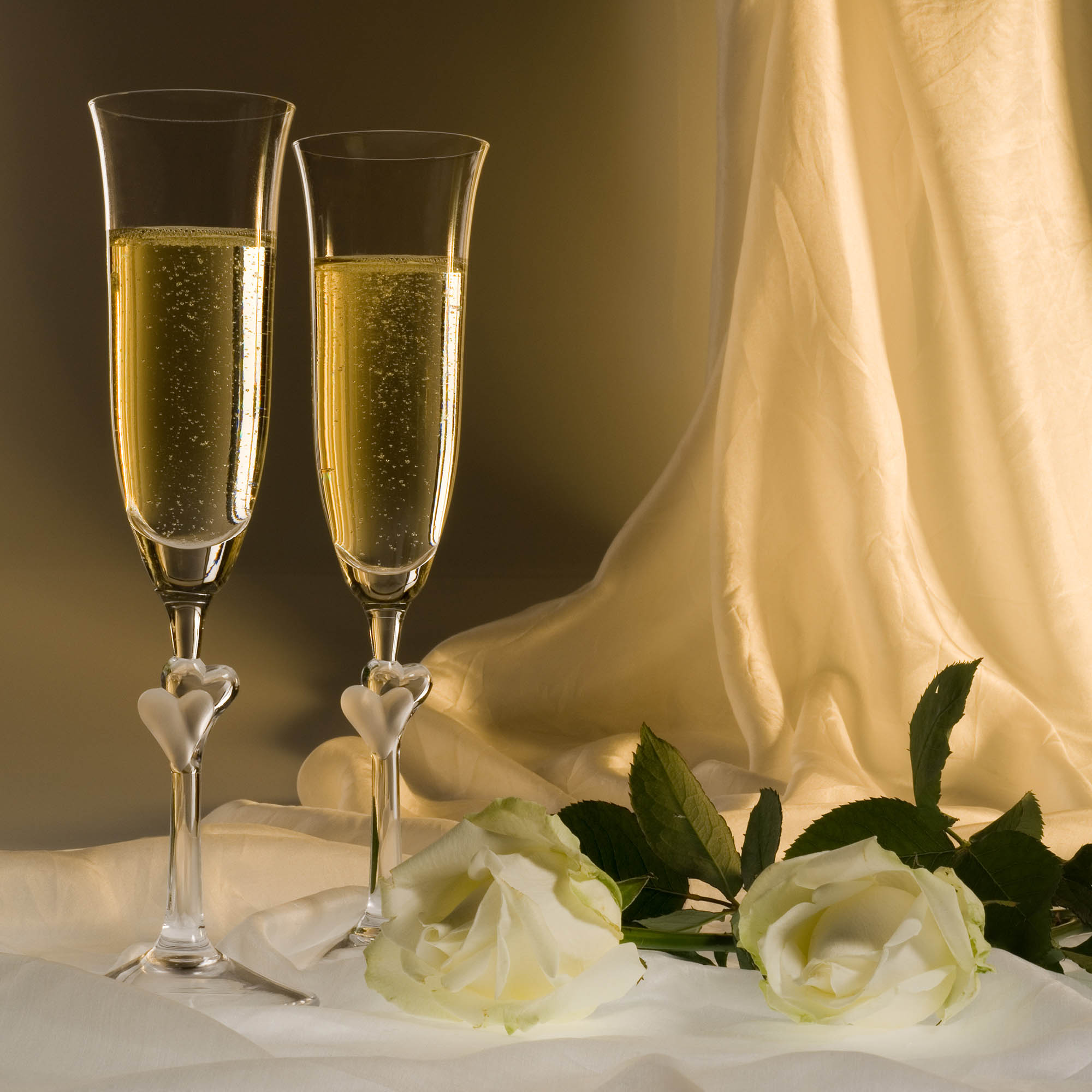 STÖLZLE LAUSITZ Serie L'AMOUR Sektkelch mit satinierten Herzen 175 ml 2 Stück