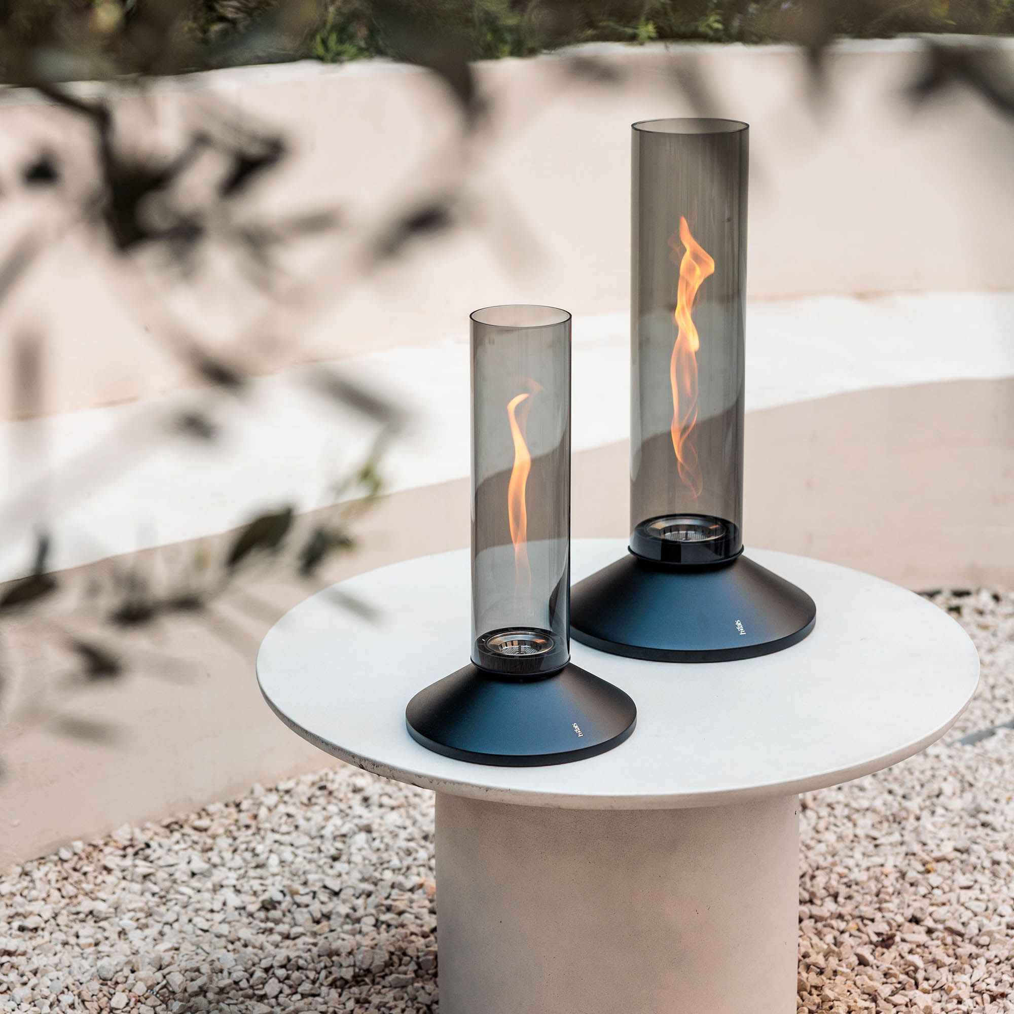 HÖFATS Tischfeuer SPIN X 900 mit 5 bis 7 Stunden Brenndauer all black