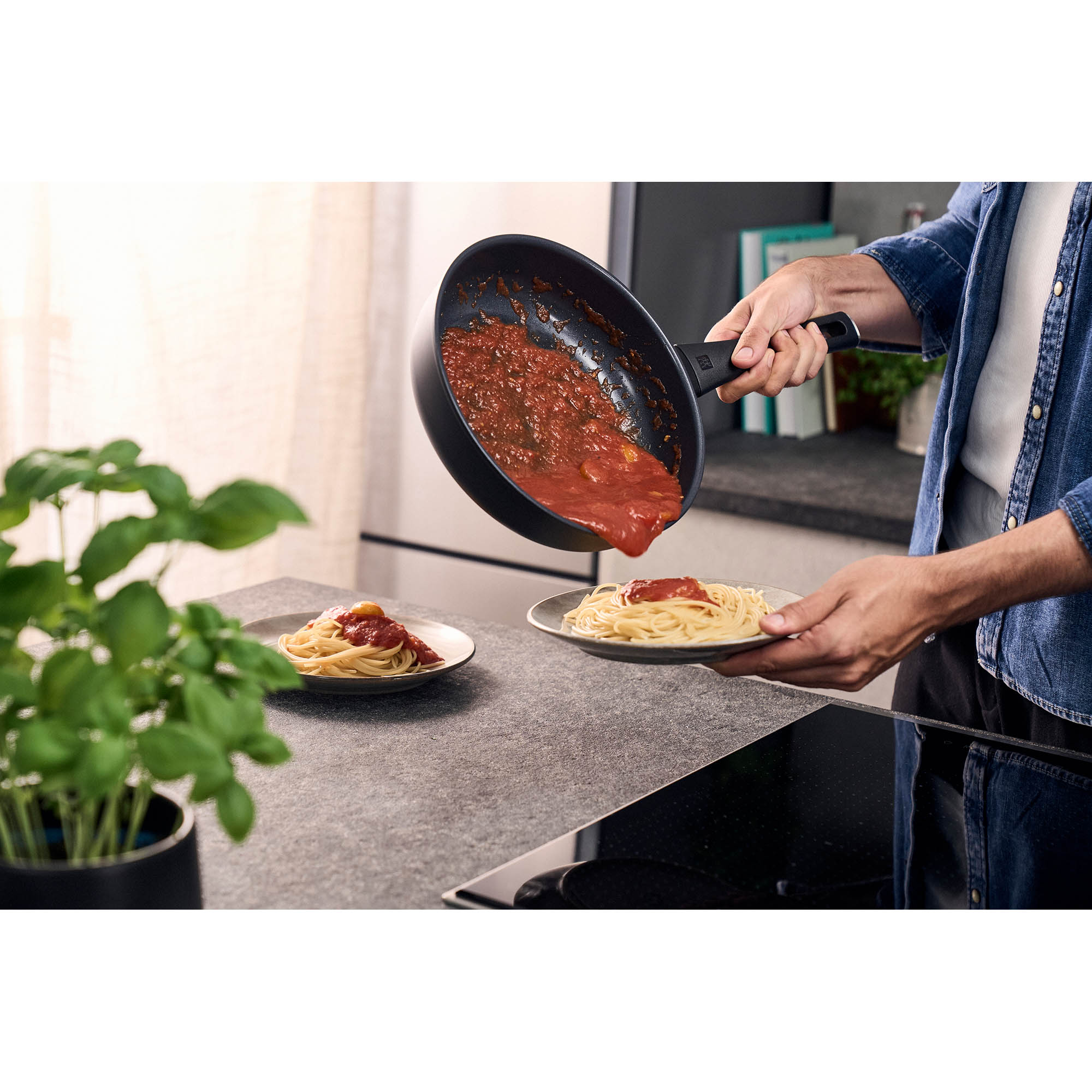 ZWILLING Schmorpfanne MADURA PLUS 28 cm CERAFORCE Keramikbeschichtung PFAS-frei