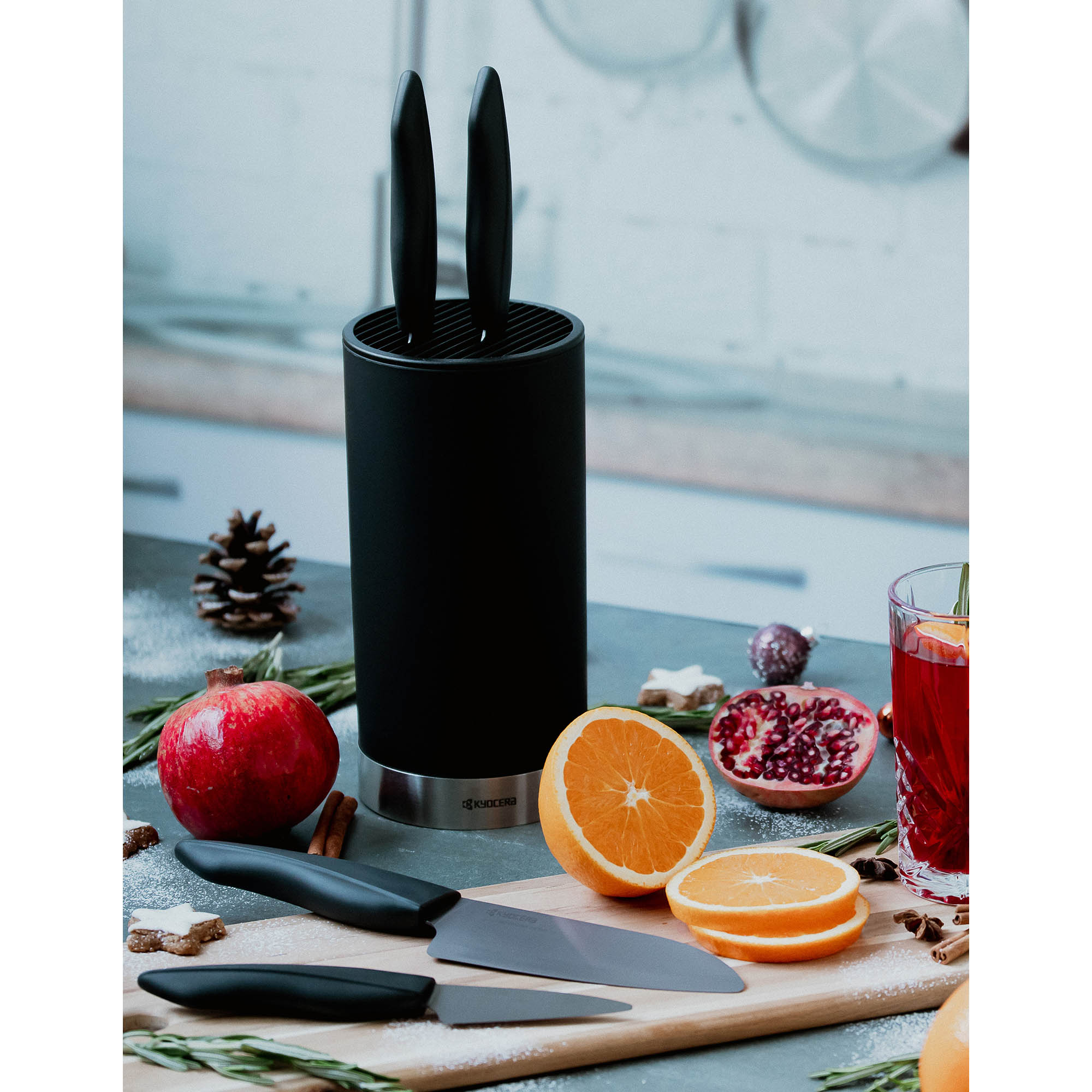 KYOCERA round knife block for up to 8 knives in a set with 4 ceramic knives SHIN BLACK