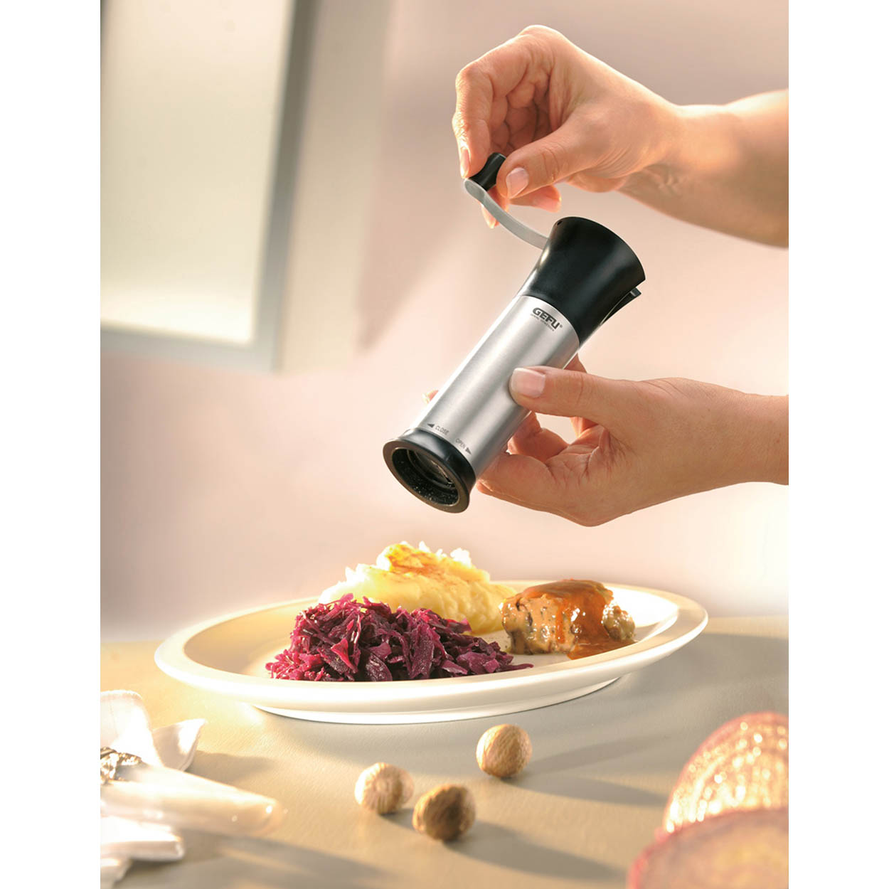 GEFU Muskatmühle MOSCATA Laser Cut mit integriertem Aufbewahrungsbehälter